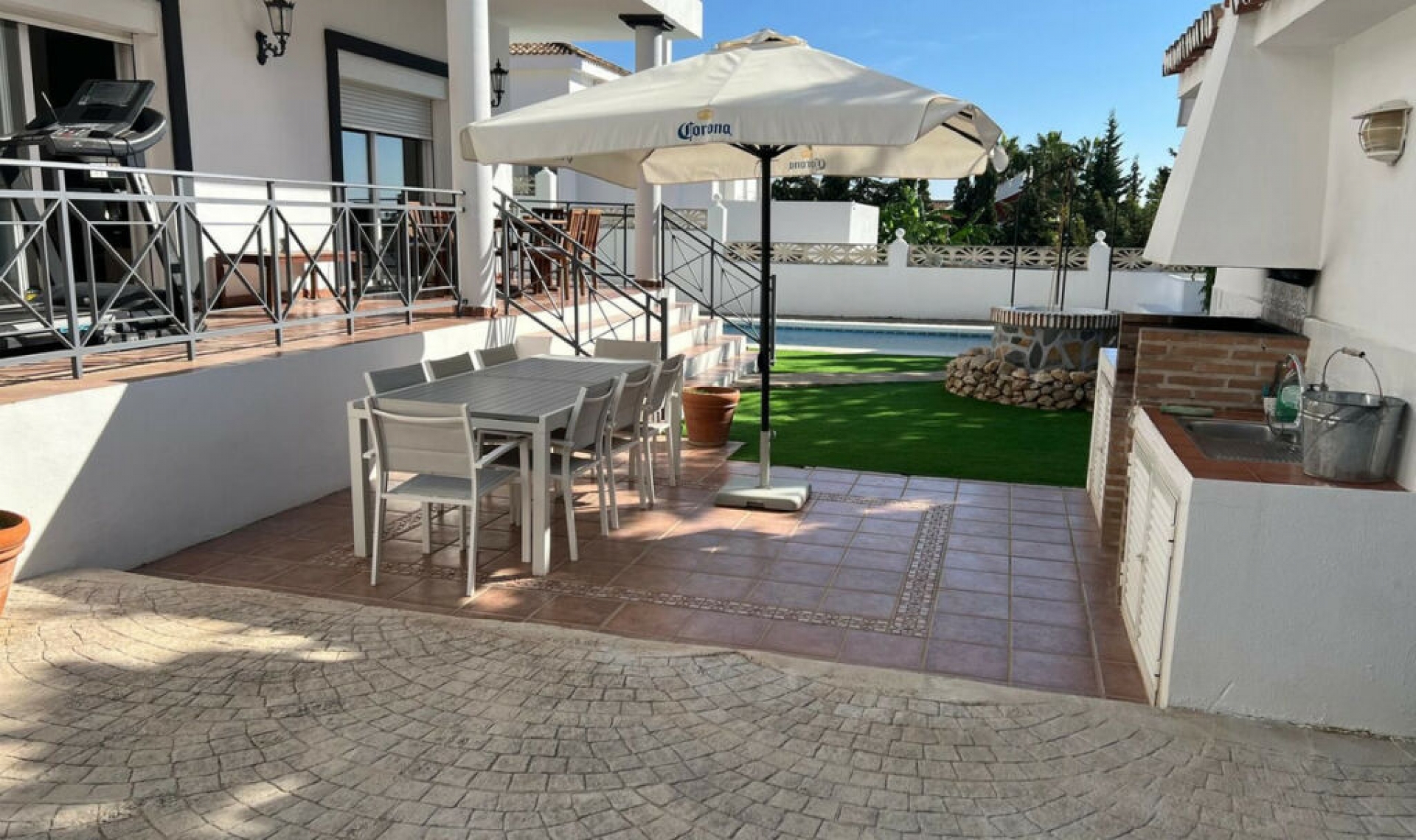 Resale - House -
Marbella