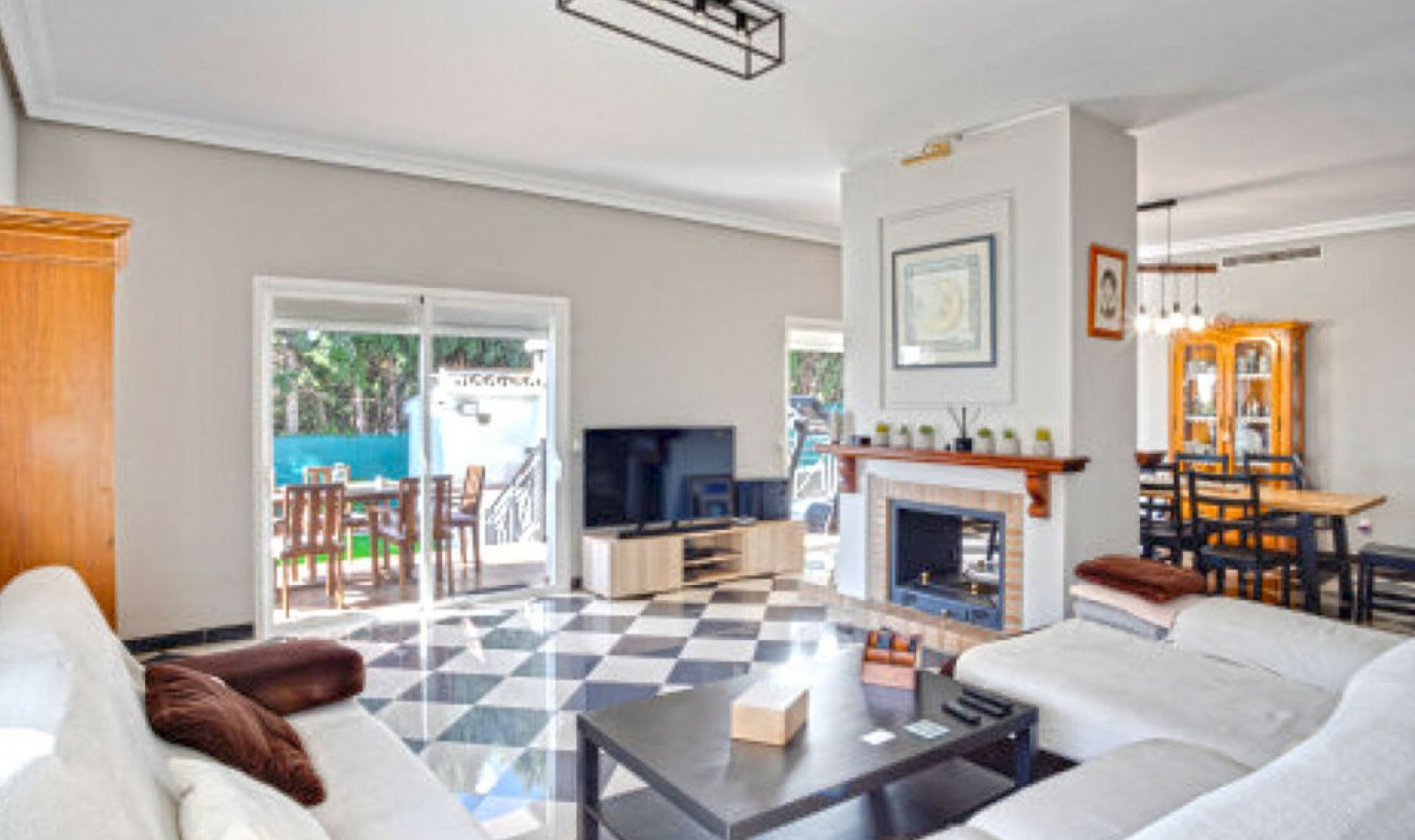 Resale - House -
Marbella