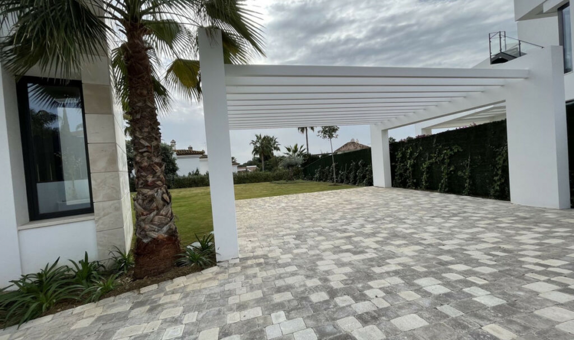Resale - House -
Marbella