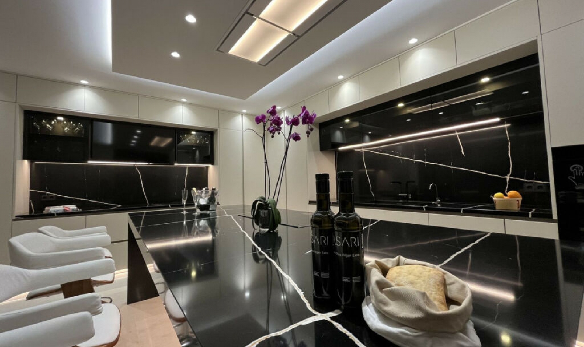 Resale - House -
Marbella