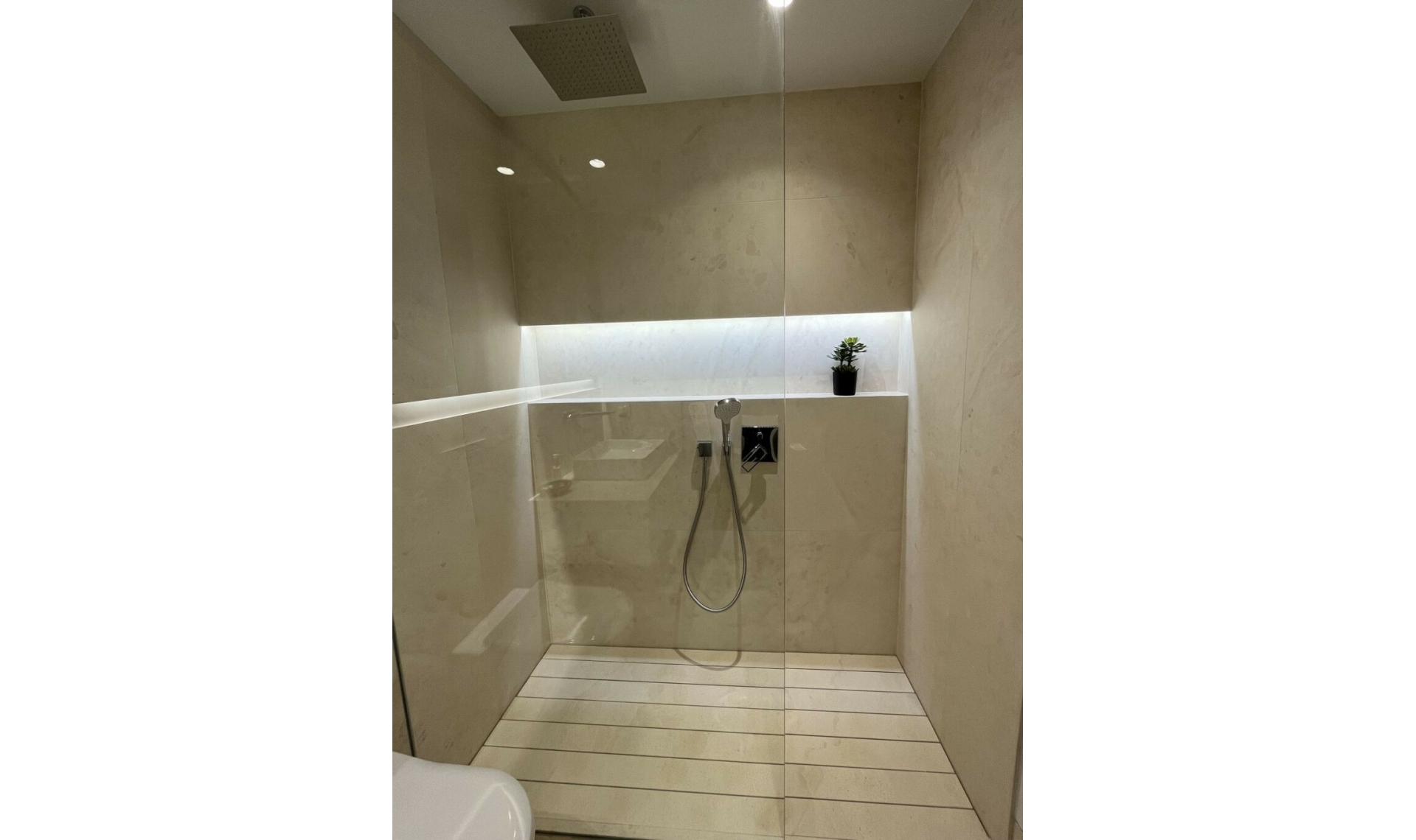 Resale - House -
Marbella