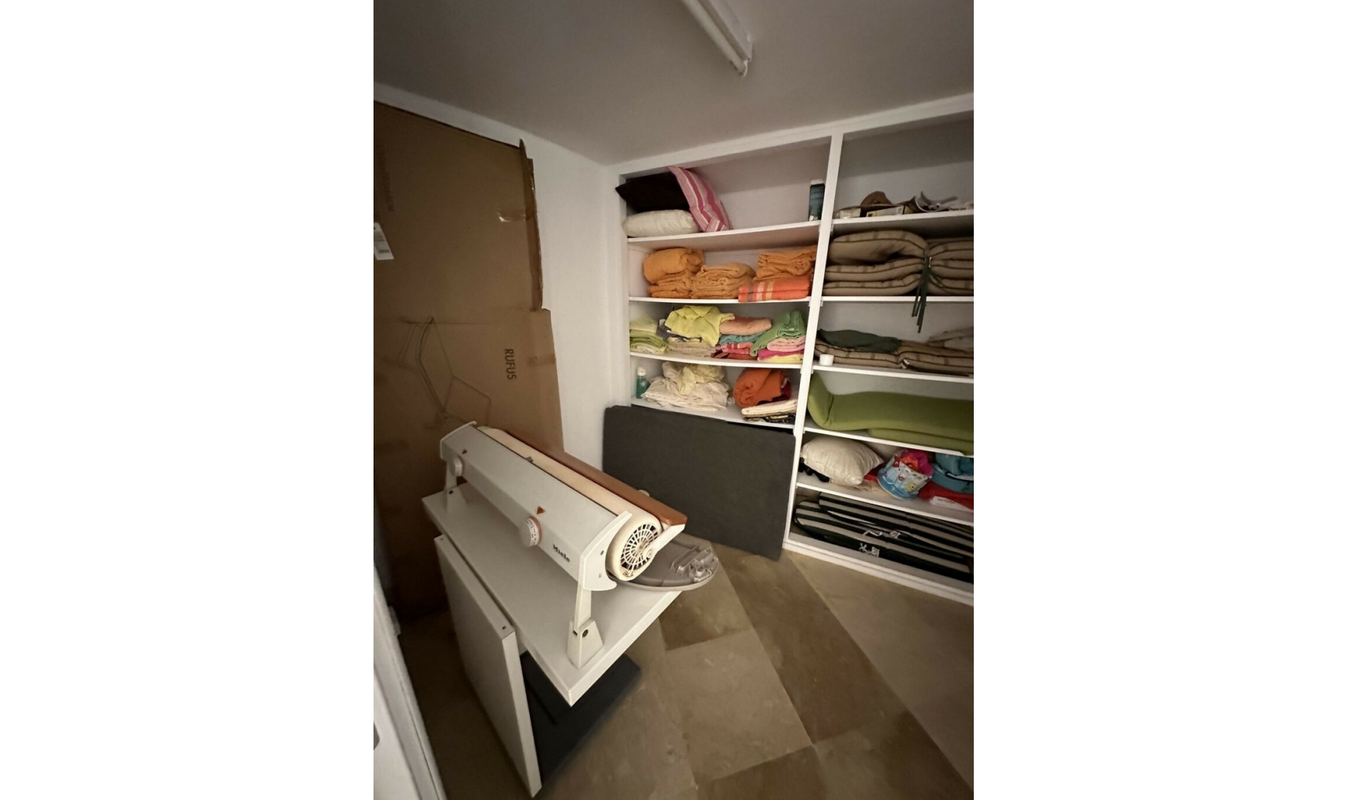 Resale - House -
Marbella