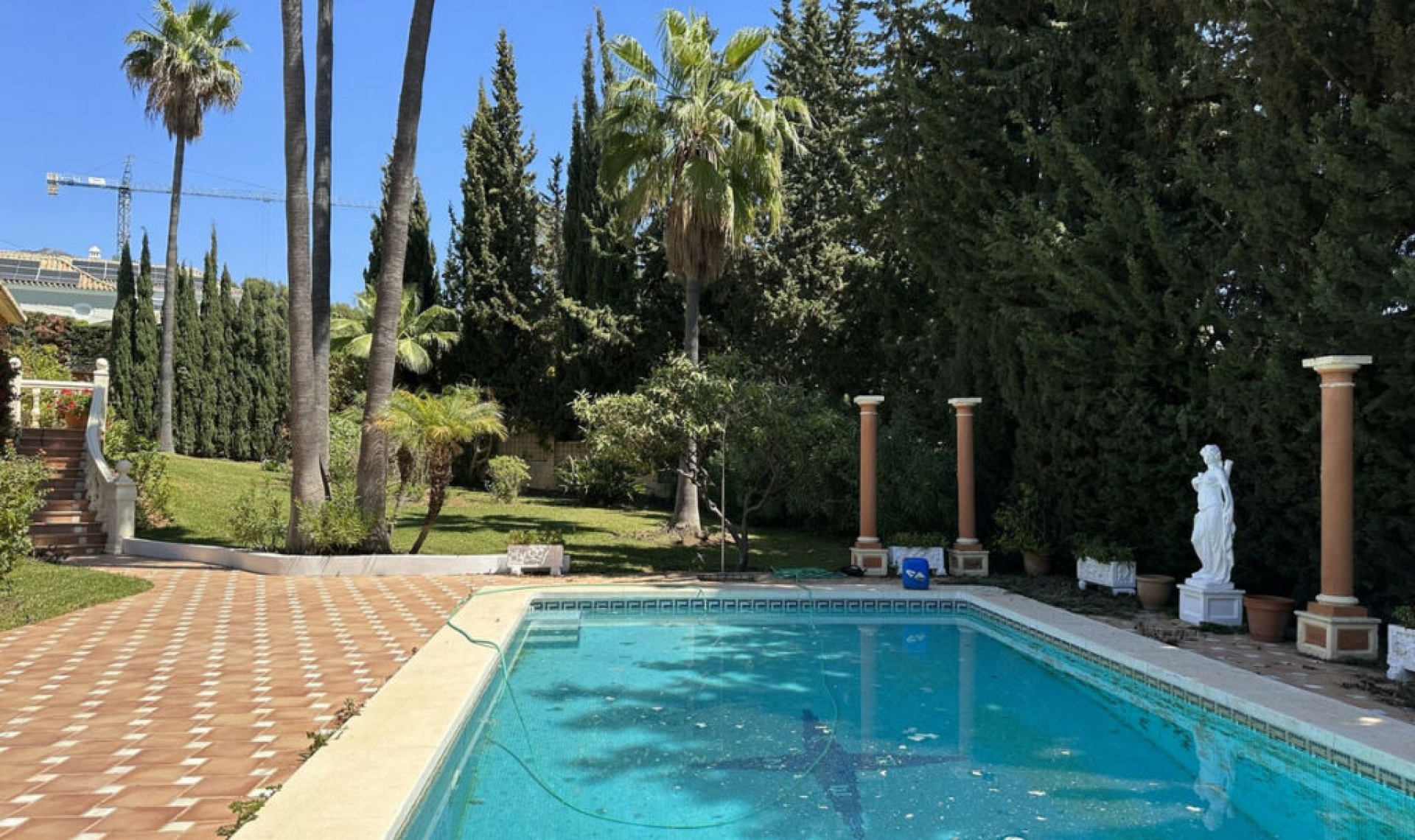 Resale - House -
Marbella