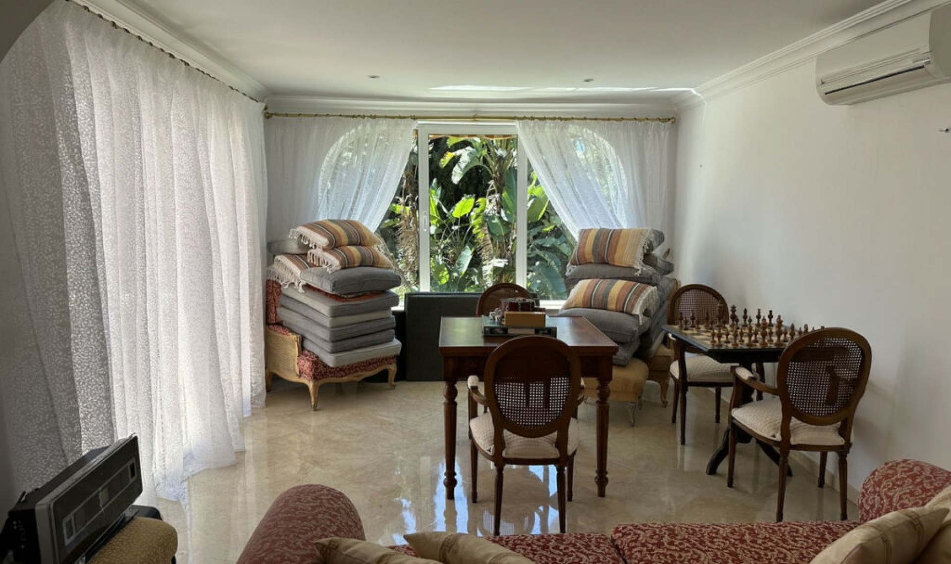 Resale - House -
Marbella