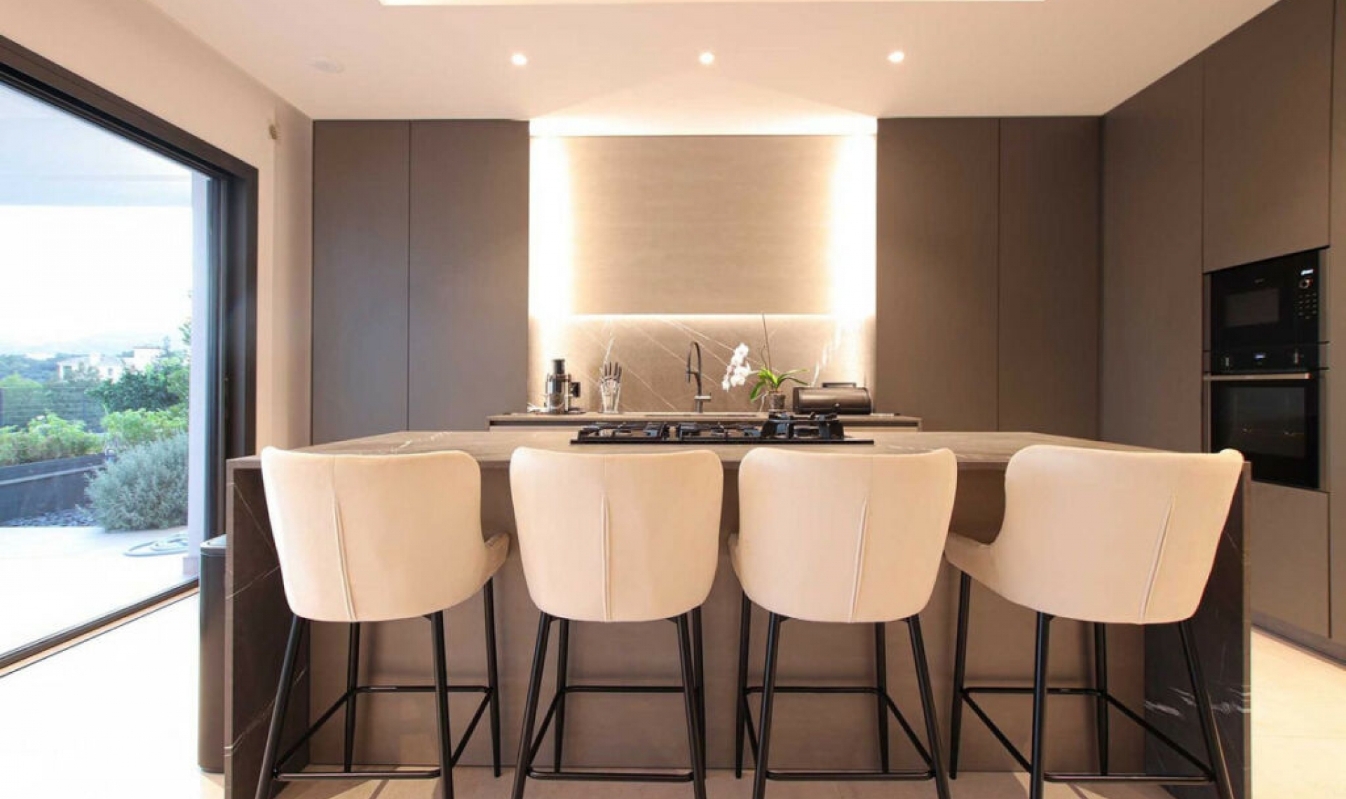 Resale - House -
Marbella