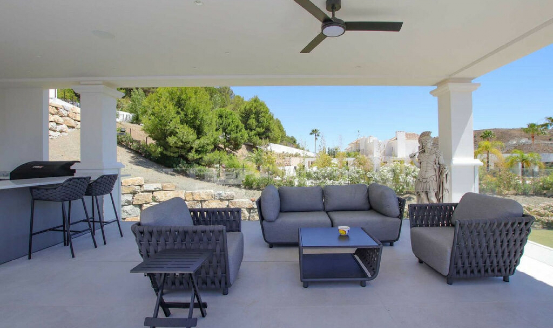 Resale - House -
Marbella