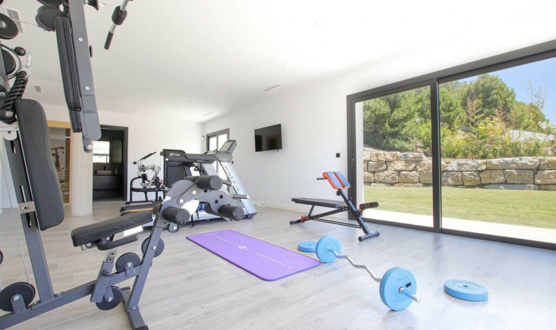 Resale - House -
Marbella