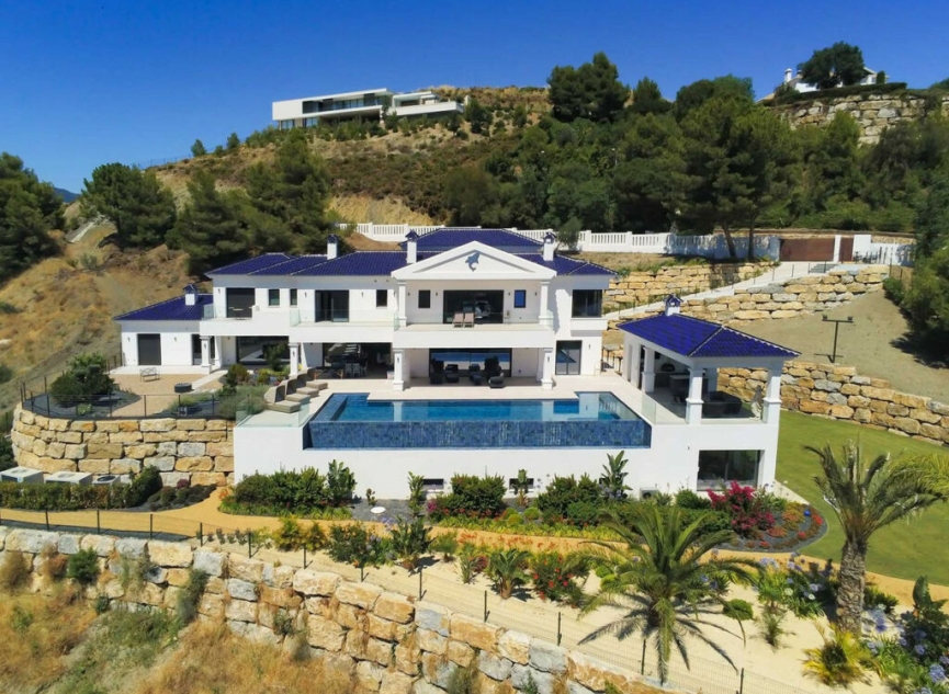 Resale - House -
Marbella