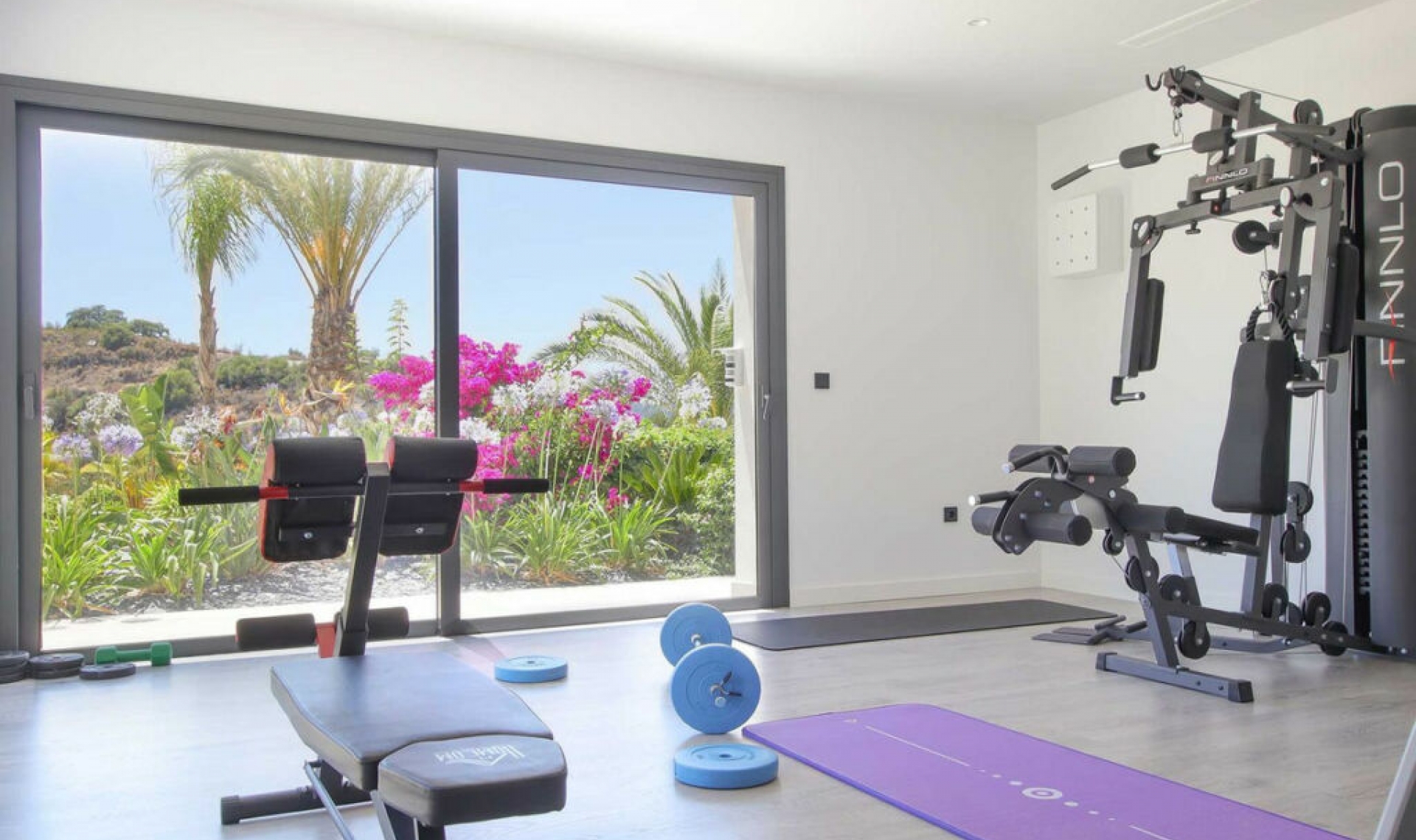 Resale - House -
Marbella