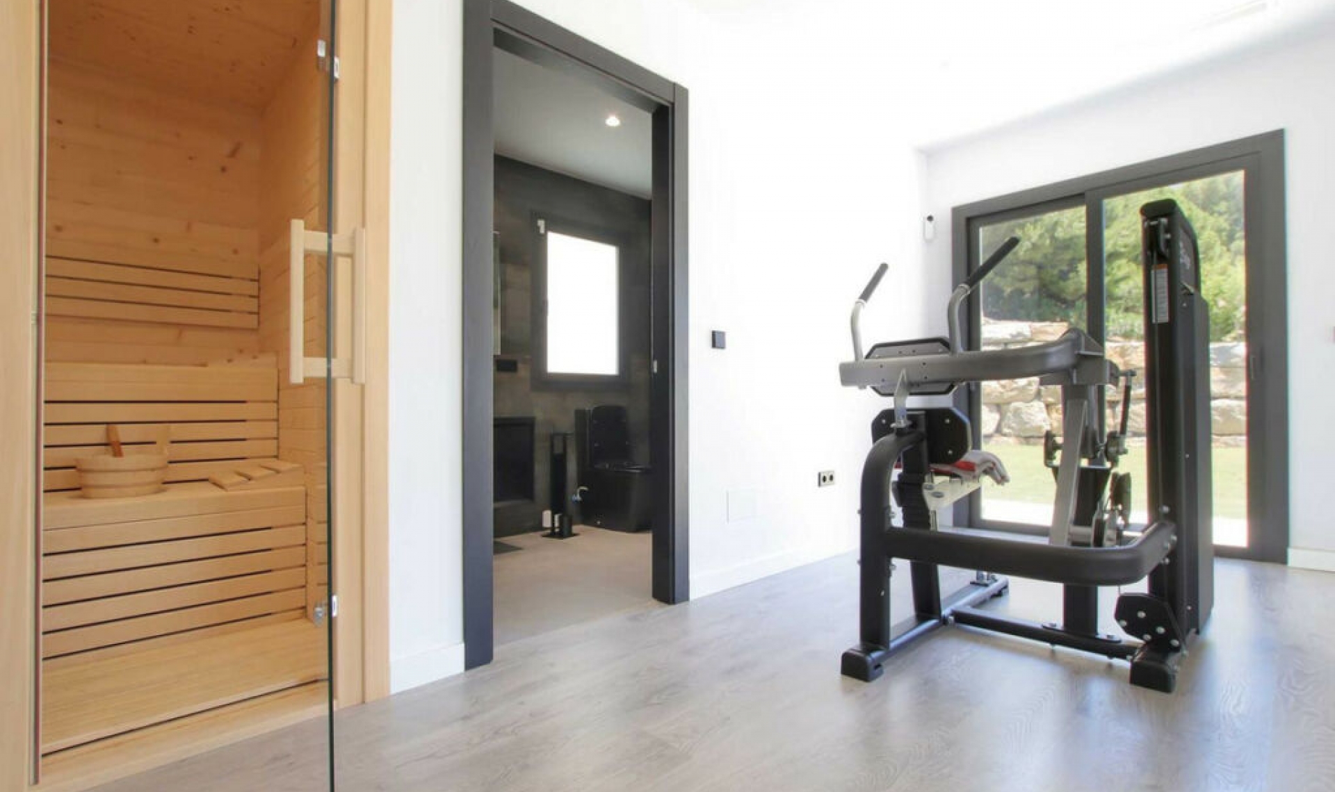 Resale - House -
Marbella