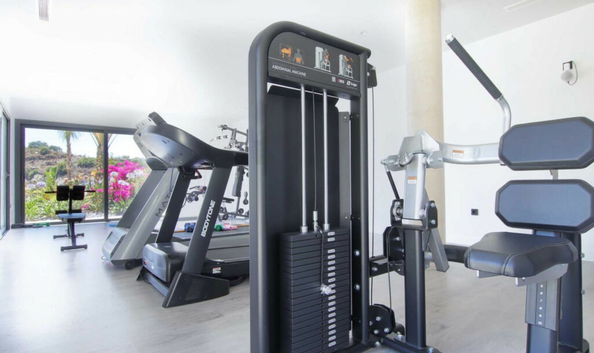 Resale - House -
Marbella