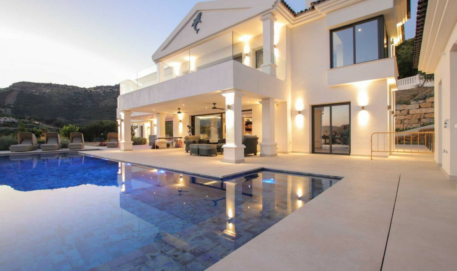Resale - House -
Marbella