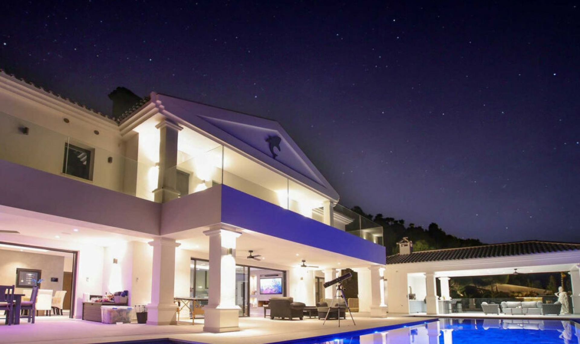 Resale - House -
Marbella