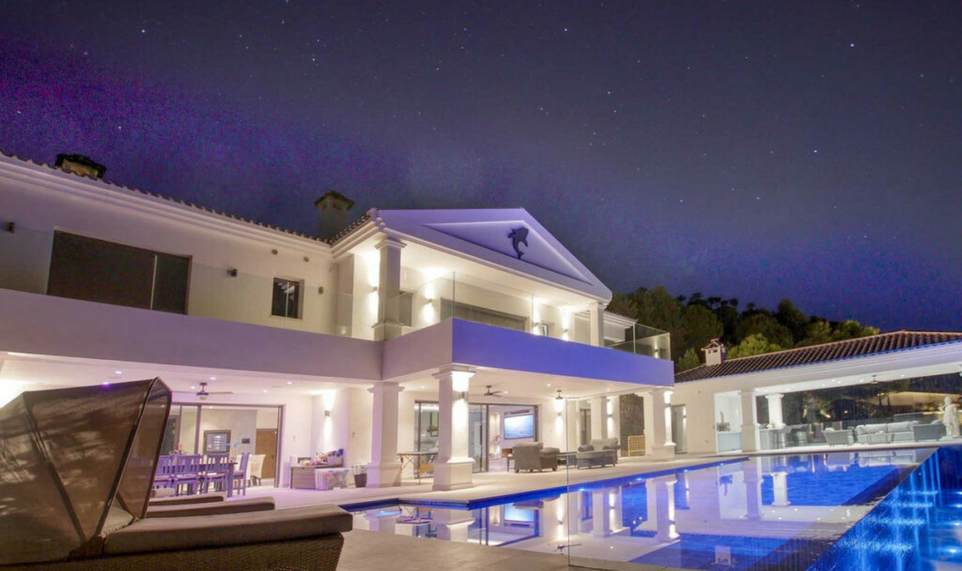 Resale - House -
Marbella