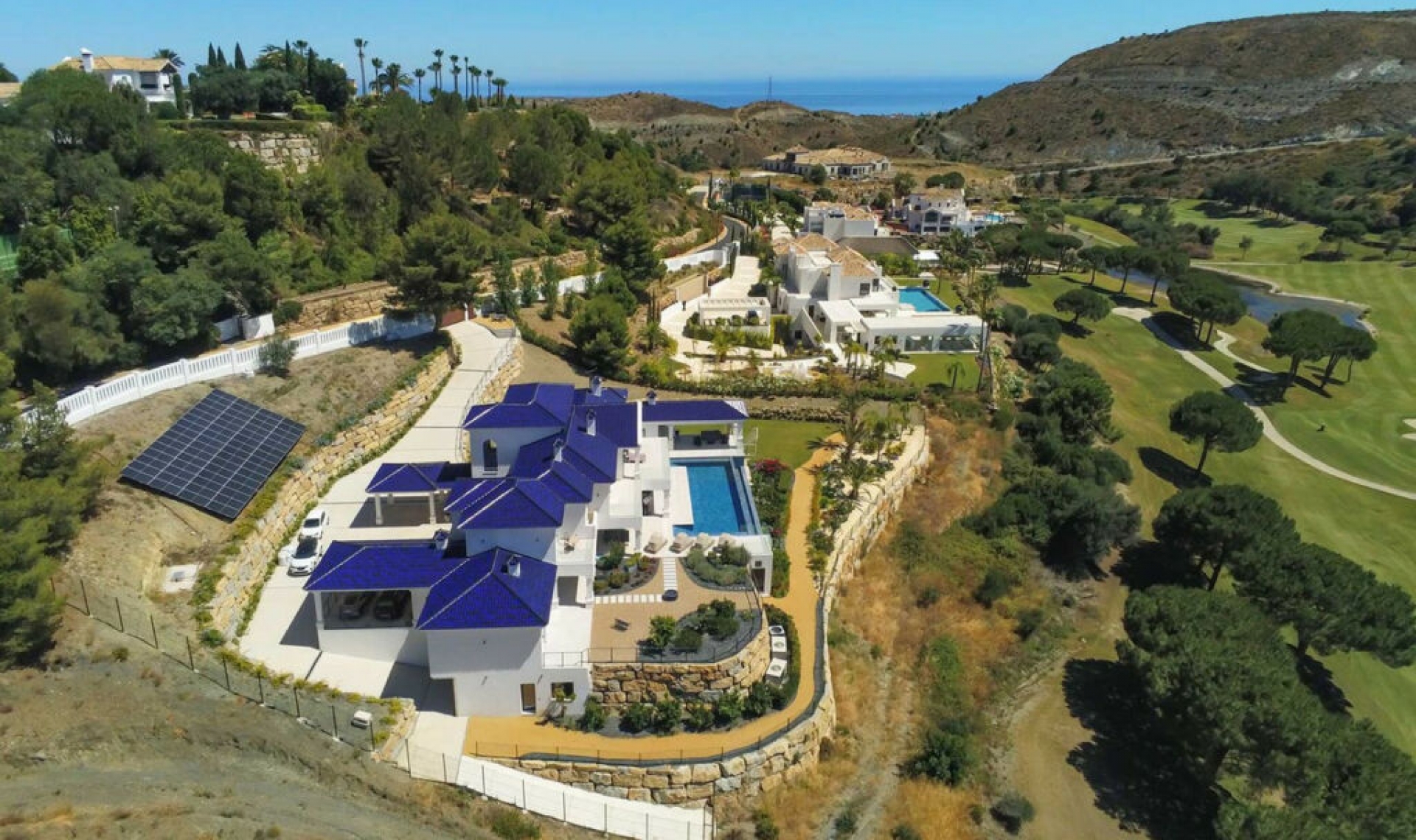 Resale - House -
Marbella