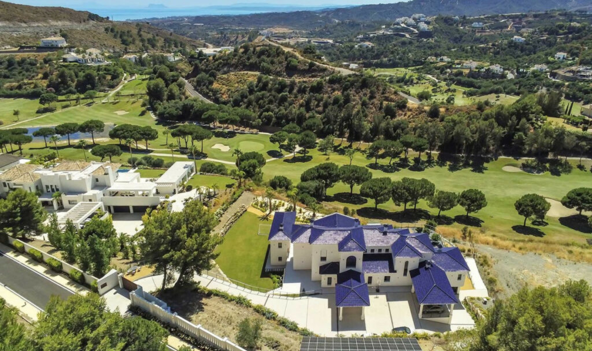 Resale - House -
Marbella