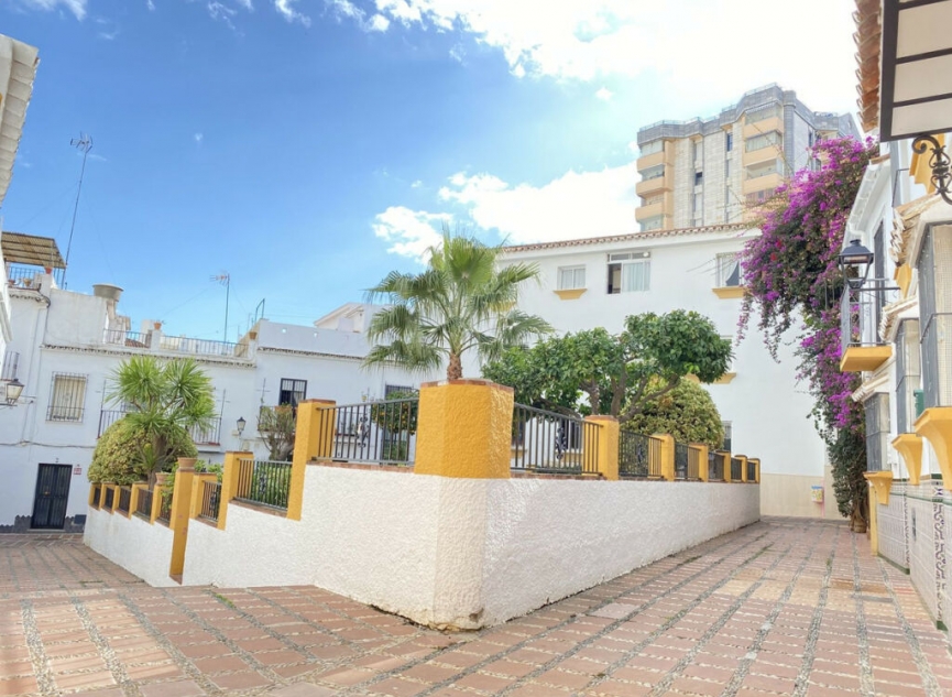 Resale - House -
Marbella