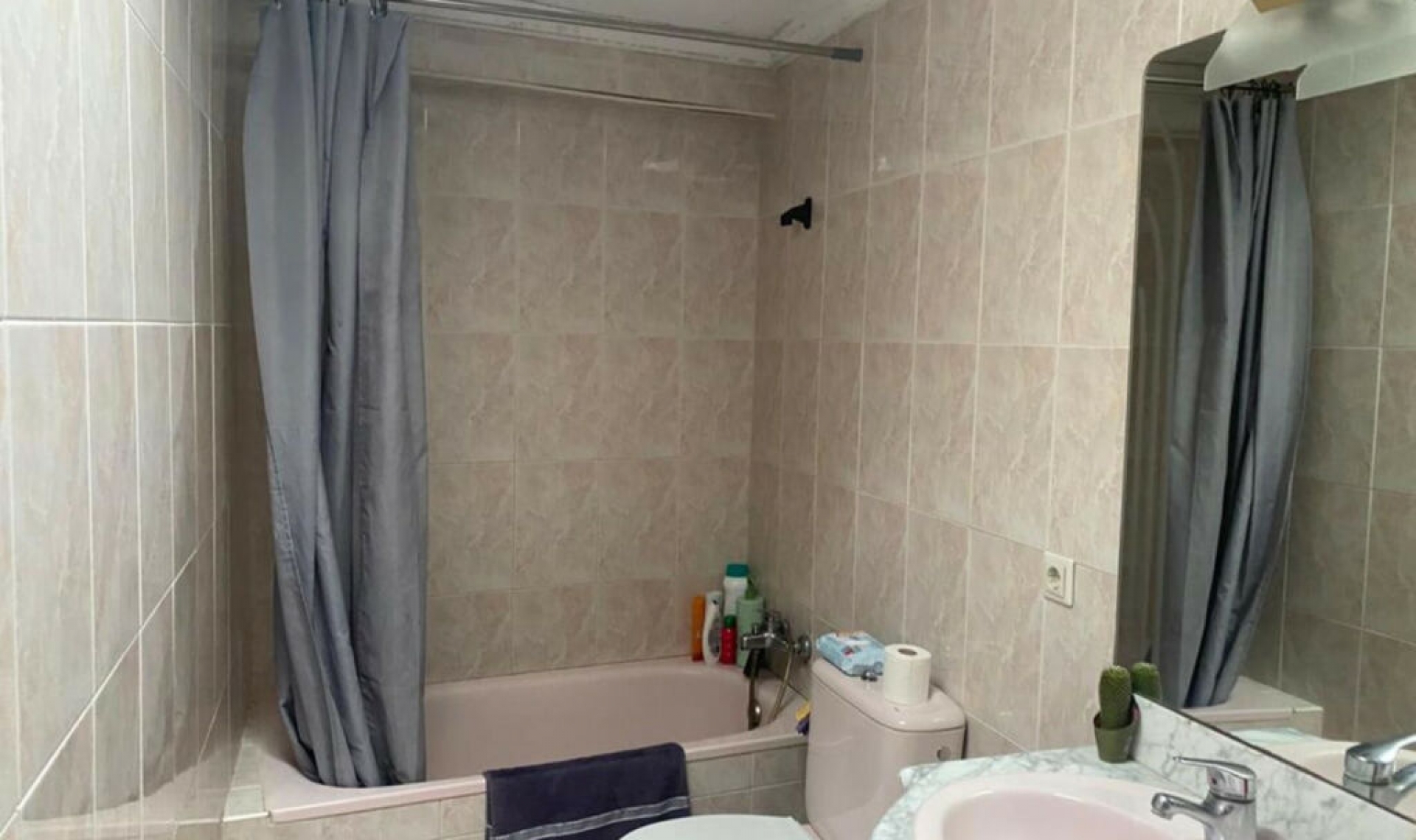 Resale - House -
Marbella