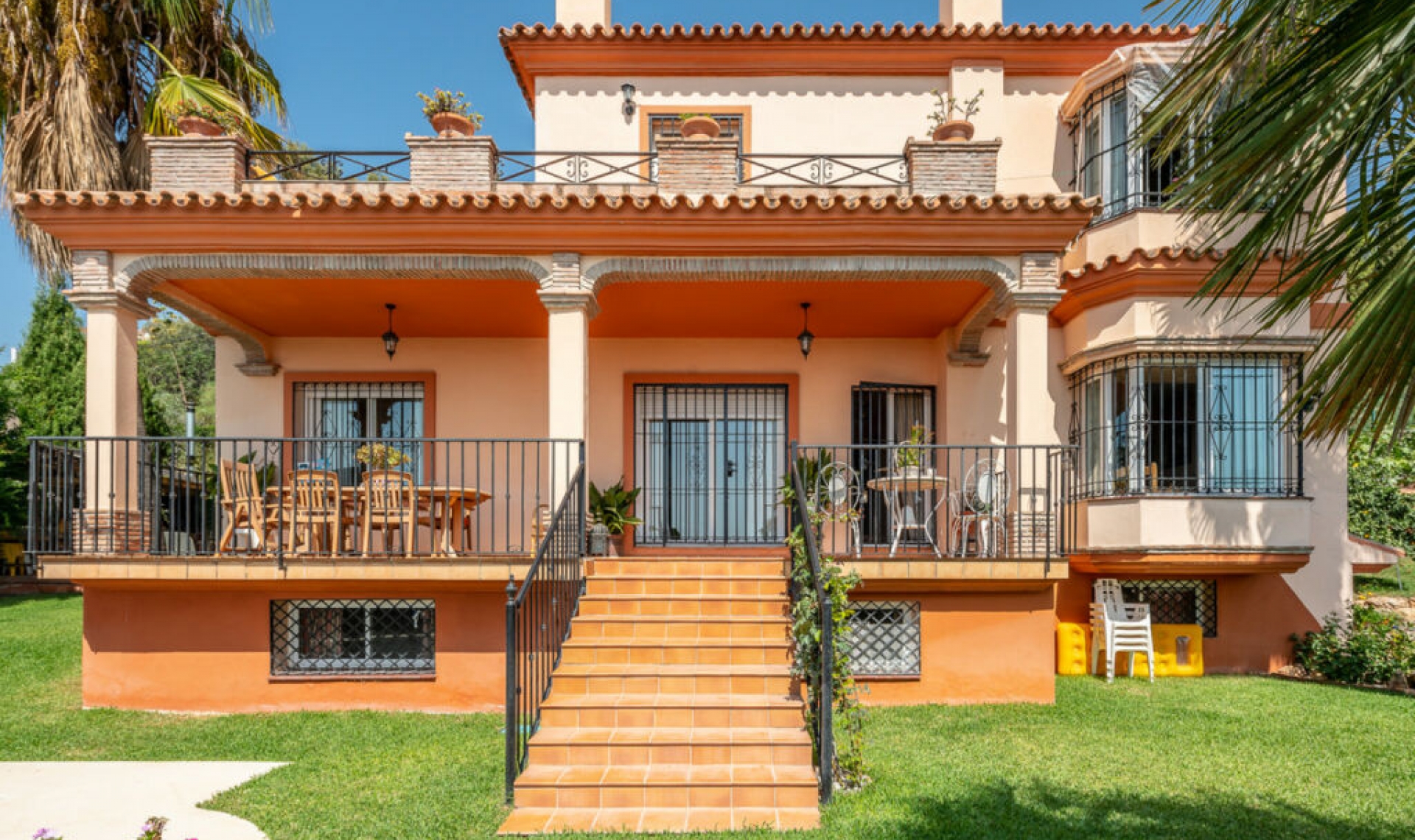Resale - House -
Marbella