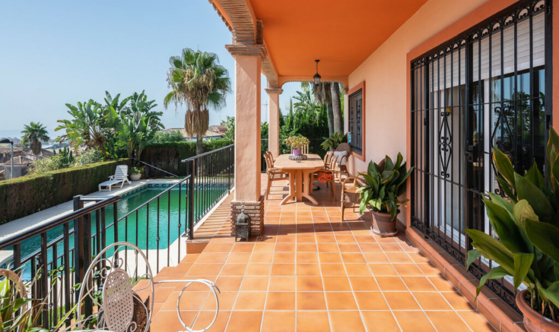 Resale - House -
Marbella