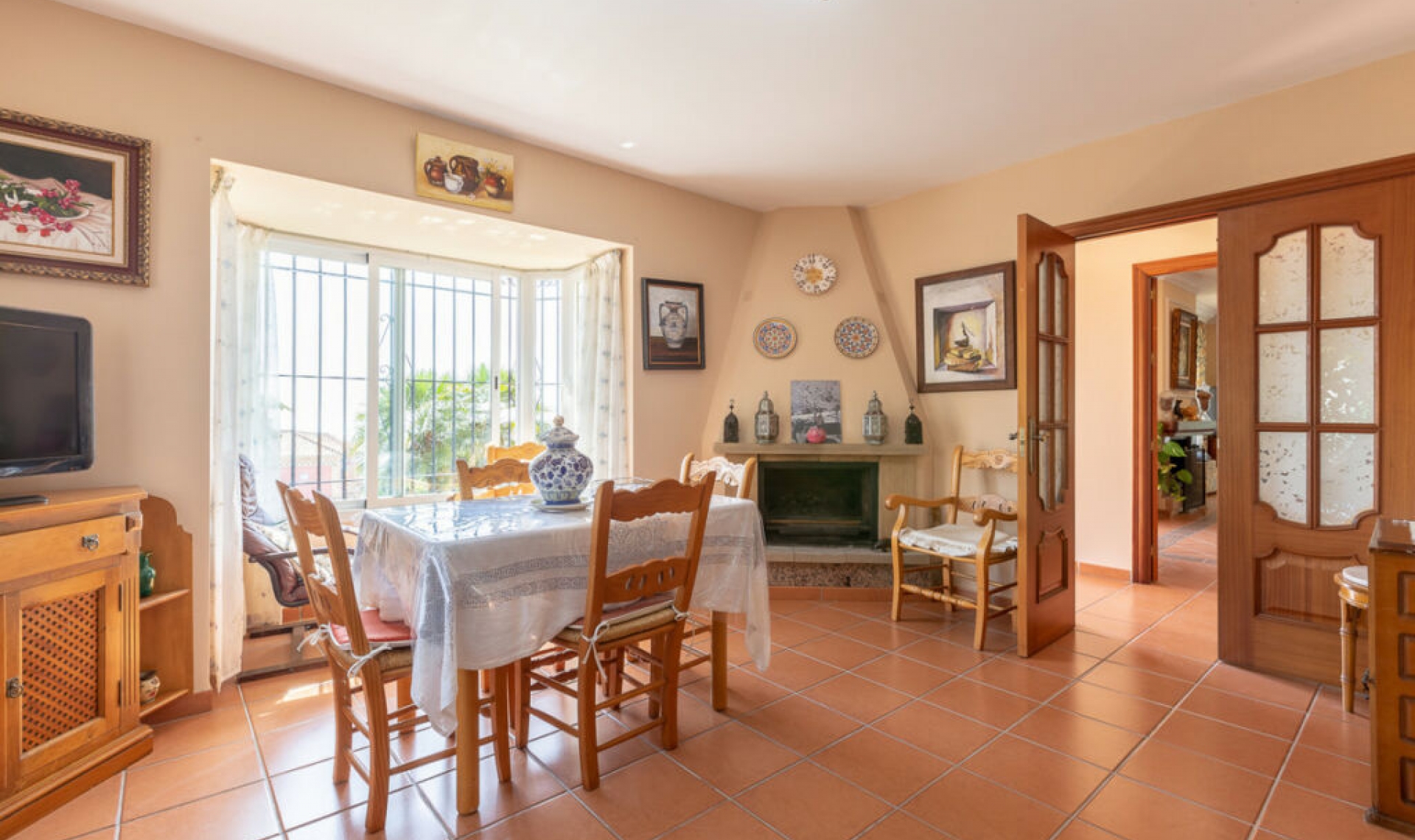 Resale - House -
Marbella