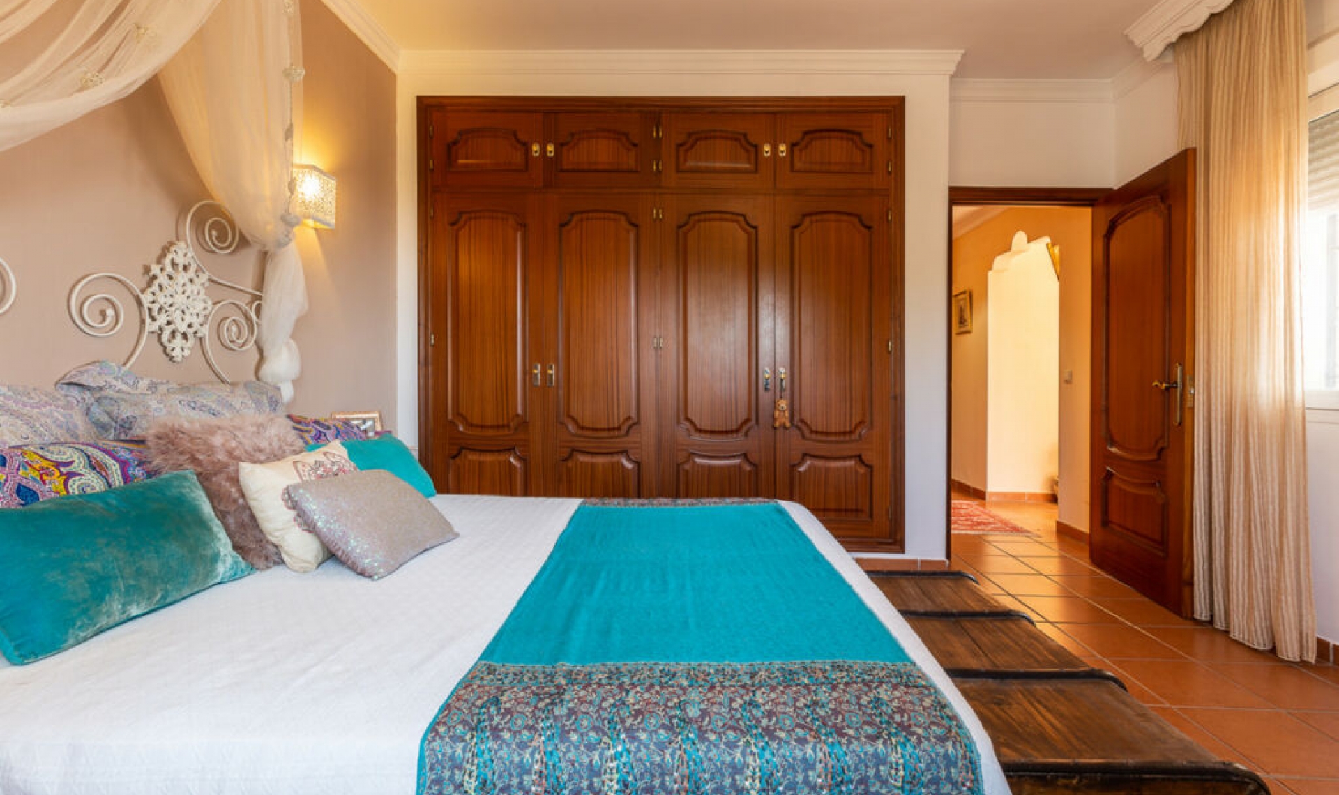 Resale - House -
Marbella