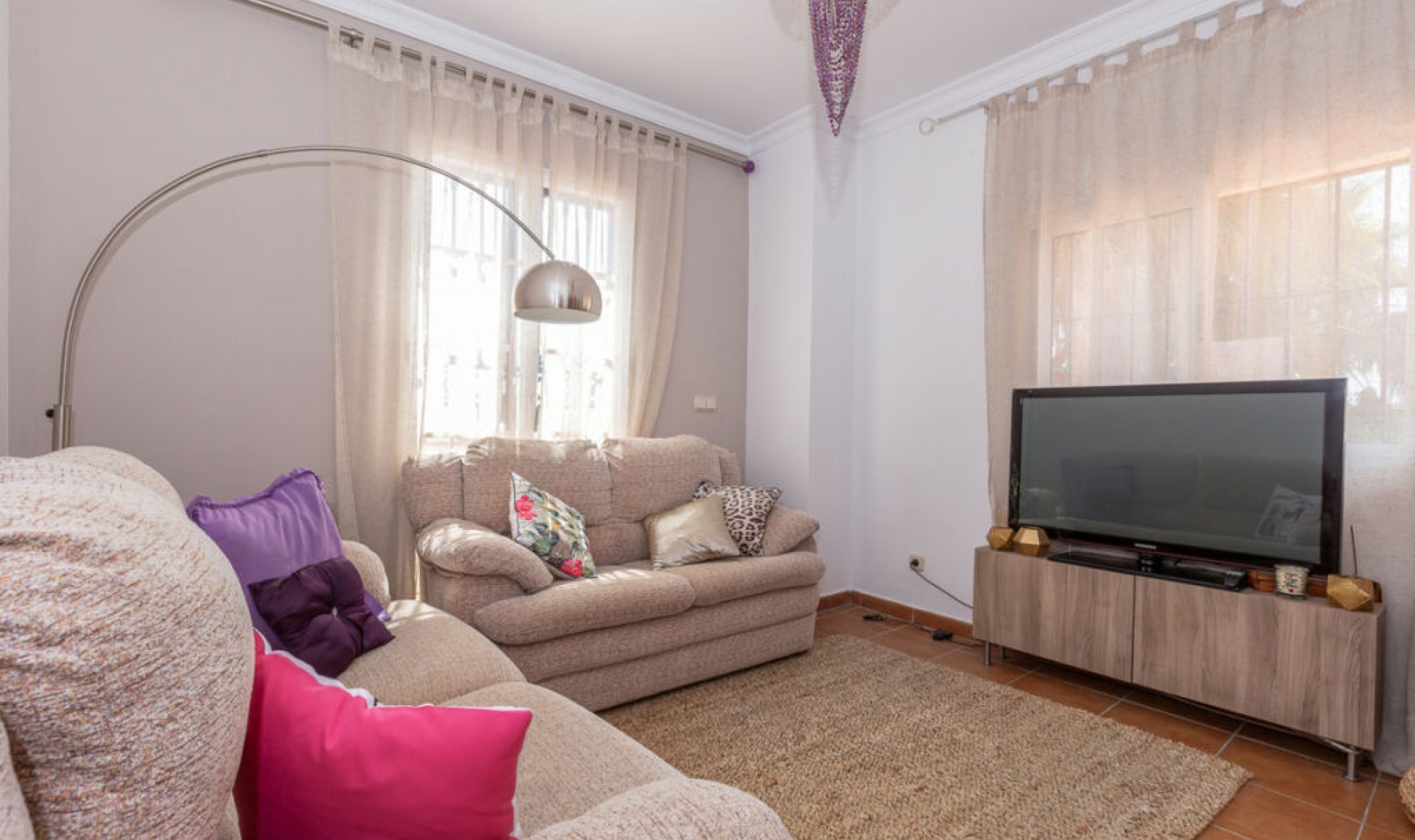 Resale - House -
Marbella