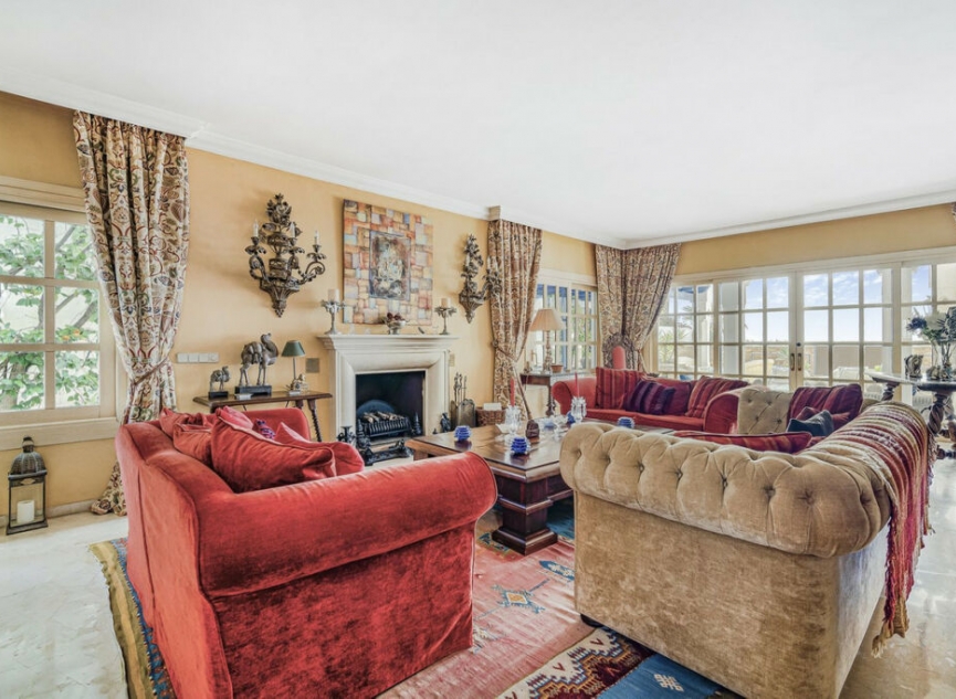 Resale - House -
Marbella