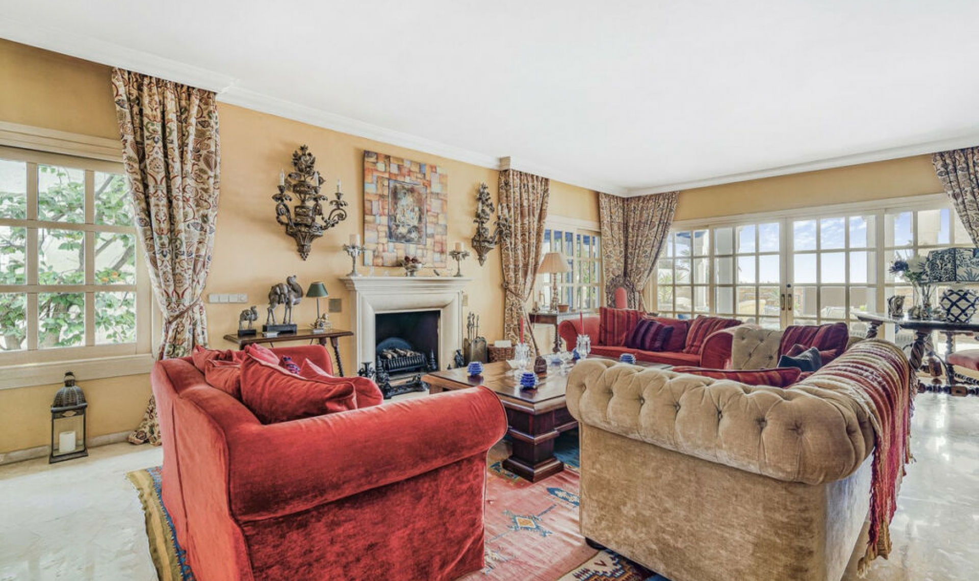 Resale - House -
Marbella