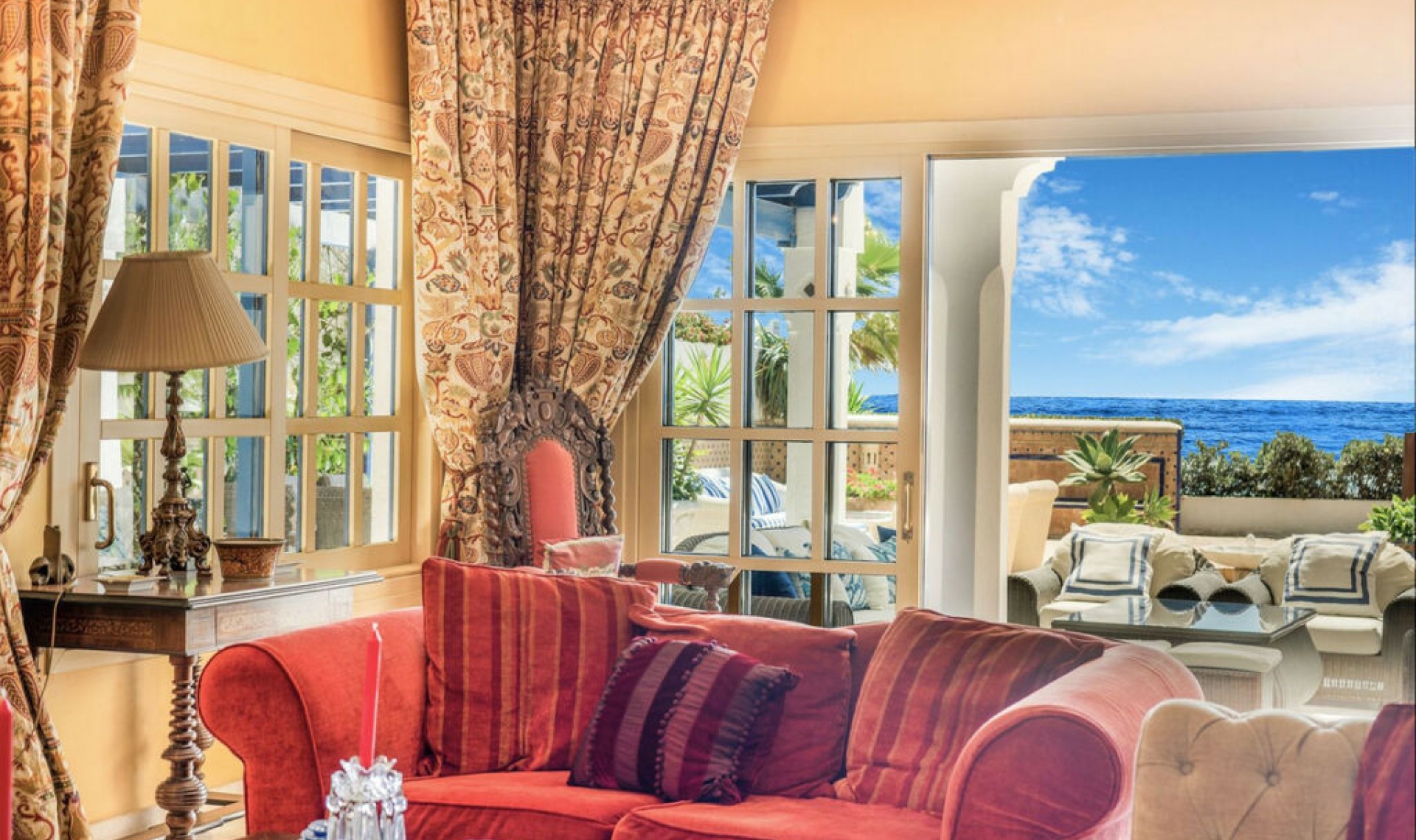 Resale - House -
Marbella