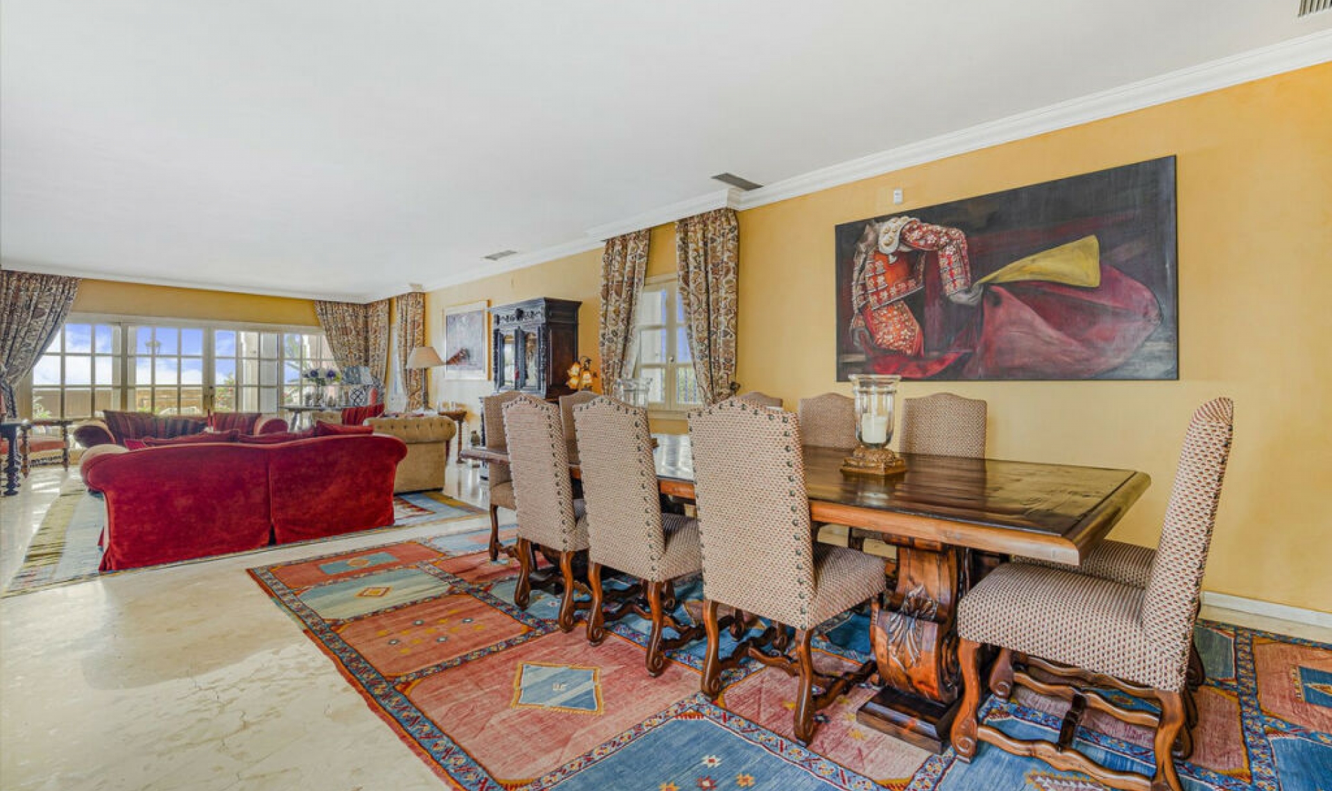 Resale - House -
Marbella