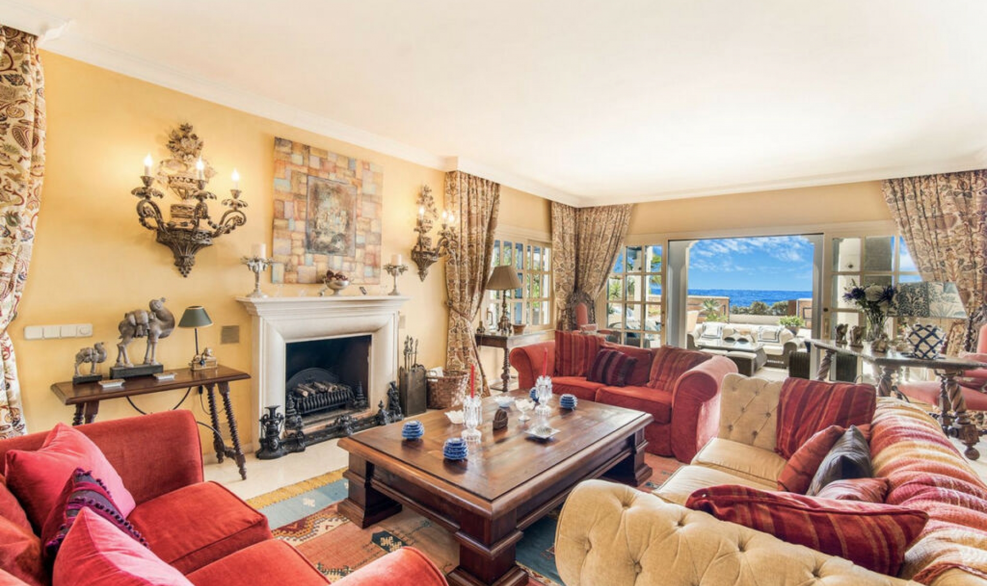 Resale - House -
Marbella