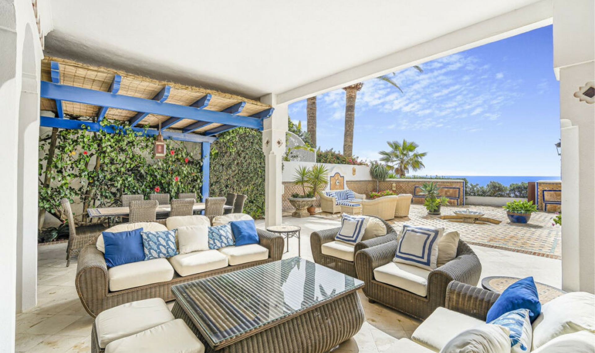 Resale - House -
Marbella
