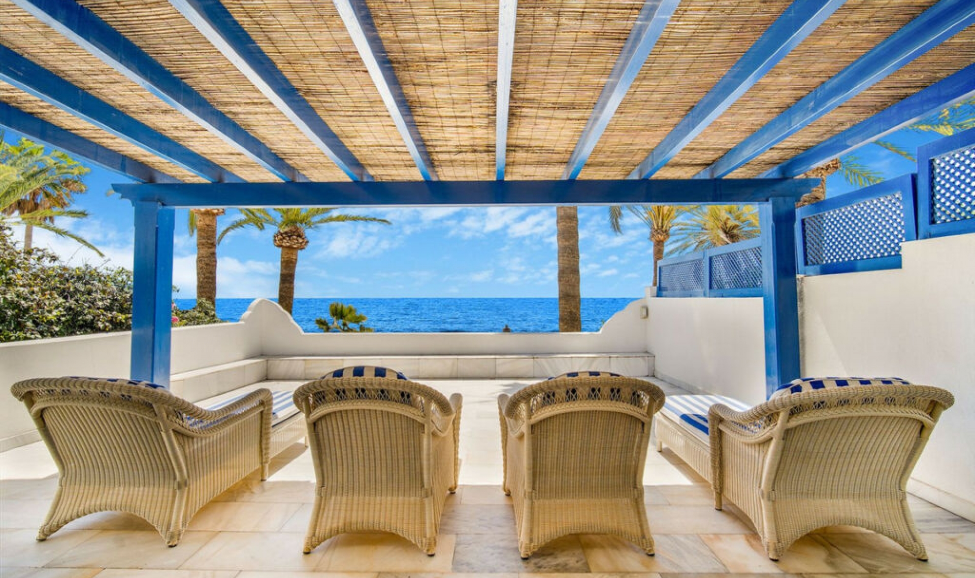 Resale - House -
Marbella