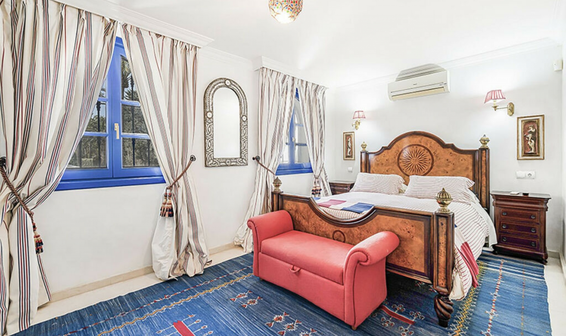 Resale - House -
Marbella