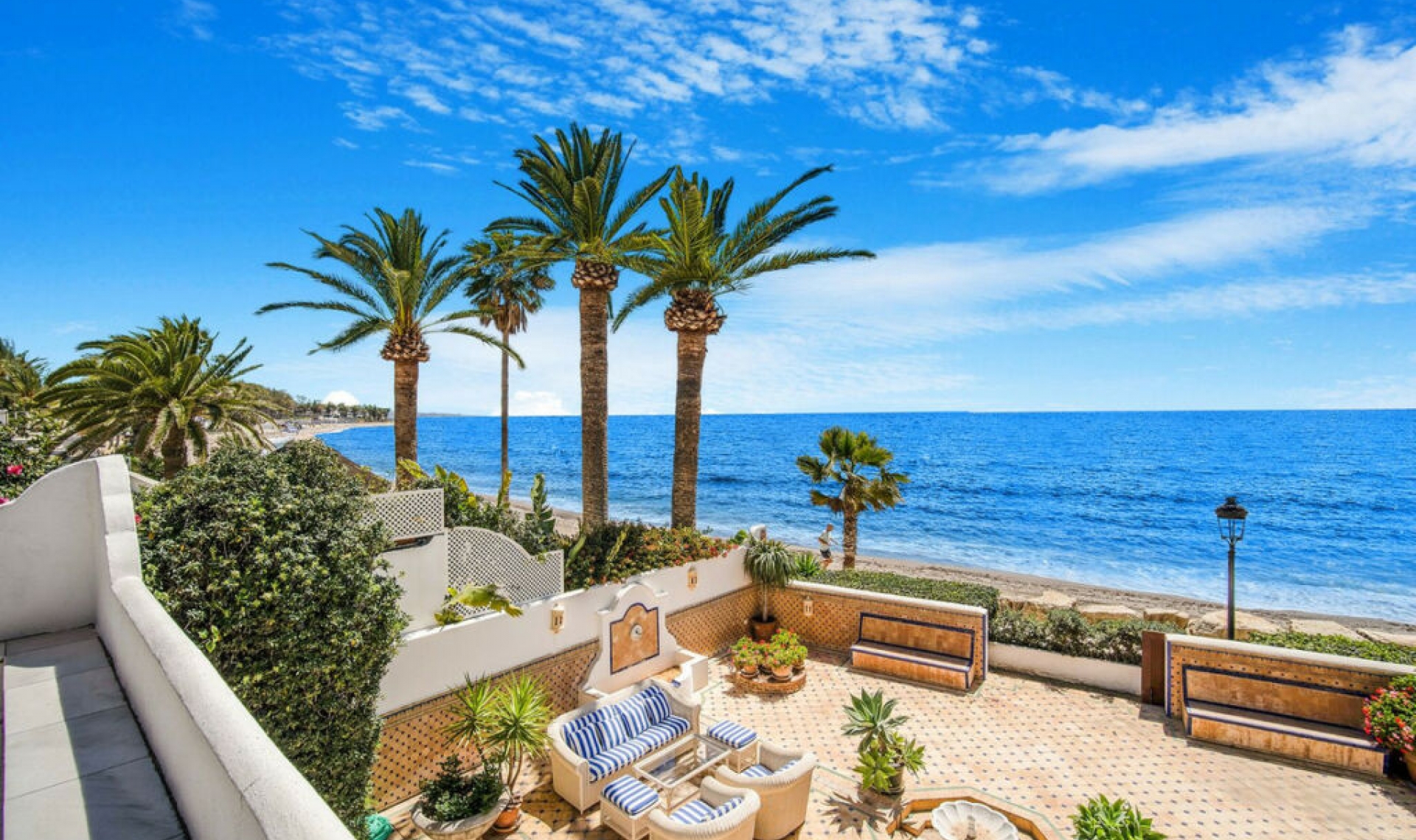Resale - House -
Marbella