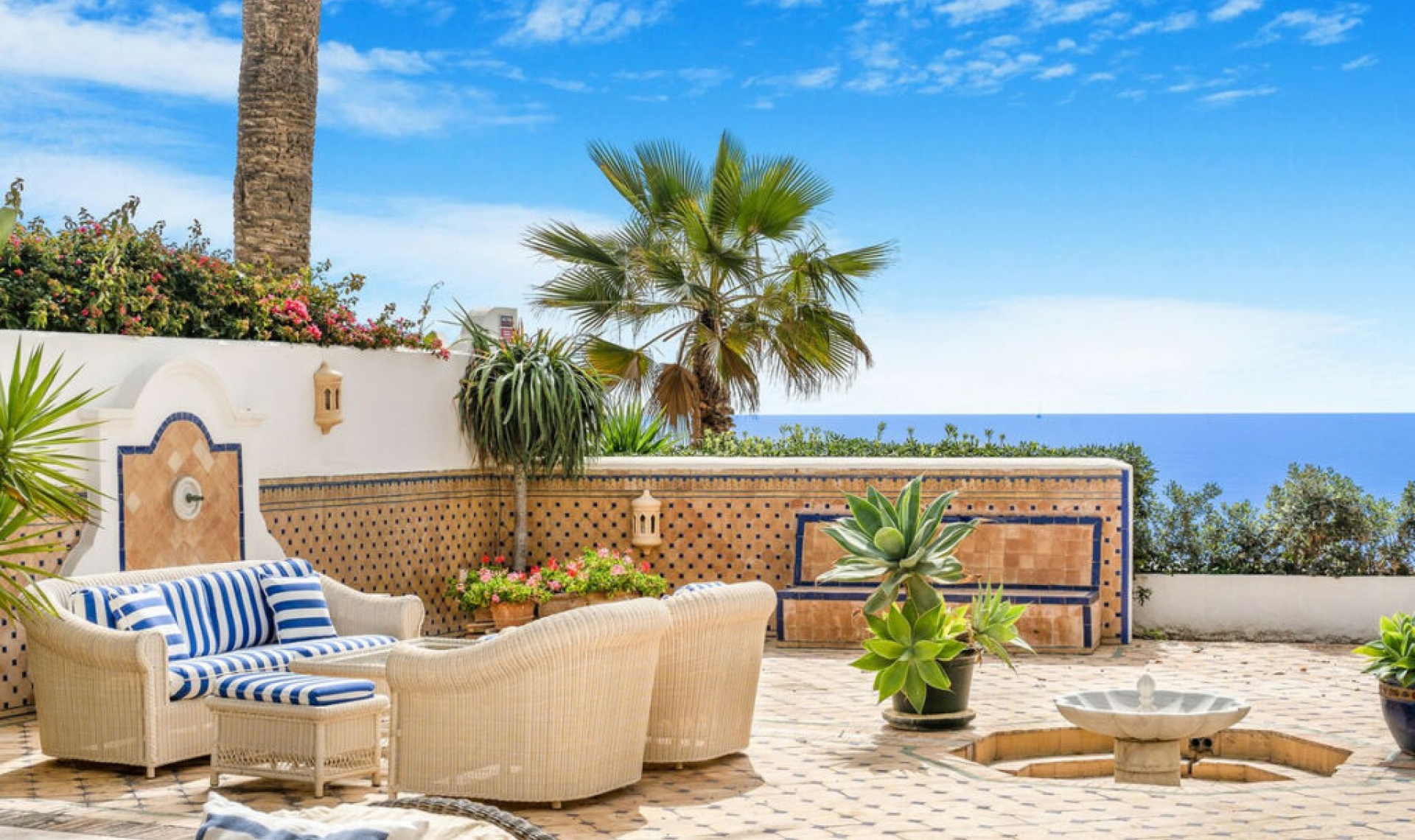 Resale - House -
Marbella