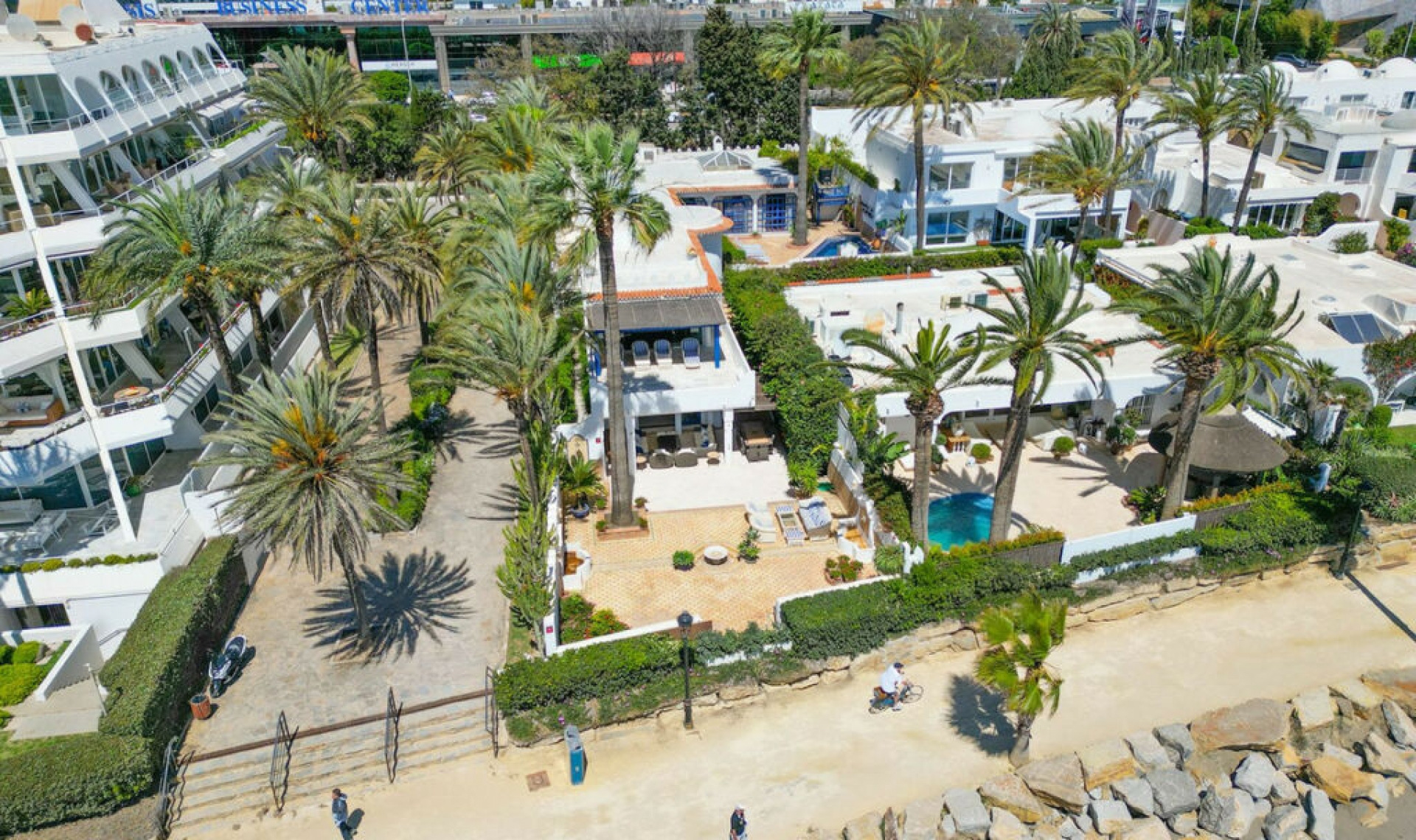 Resale - House -
Marbella