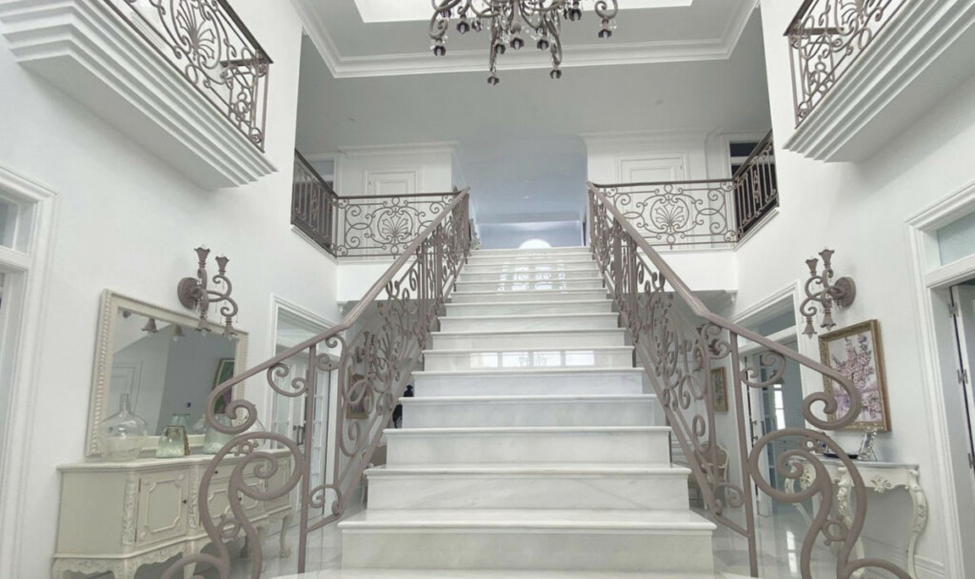 Resale - House -
Marbella