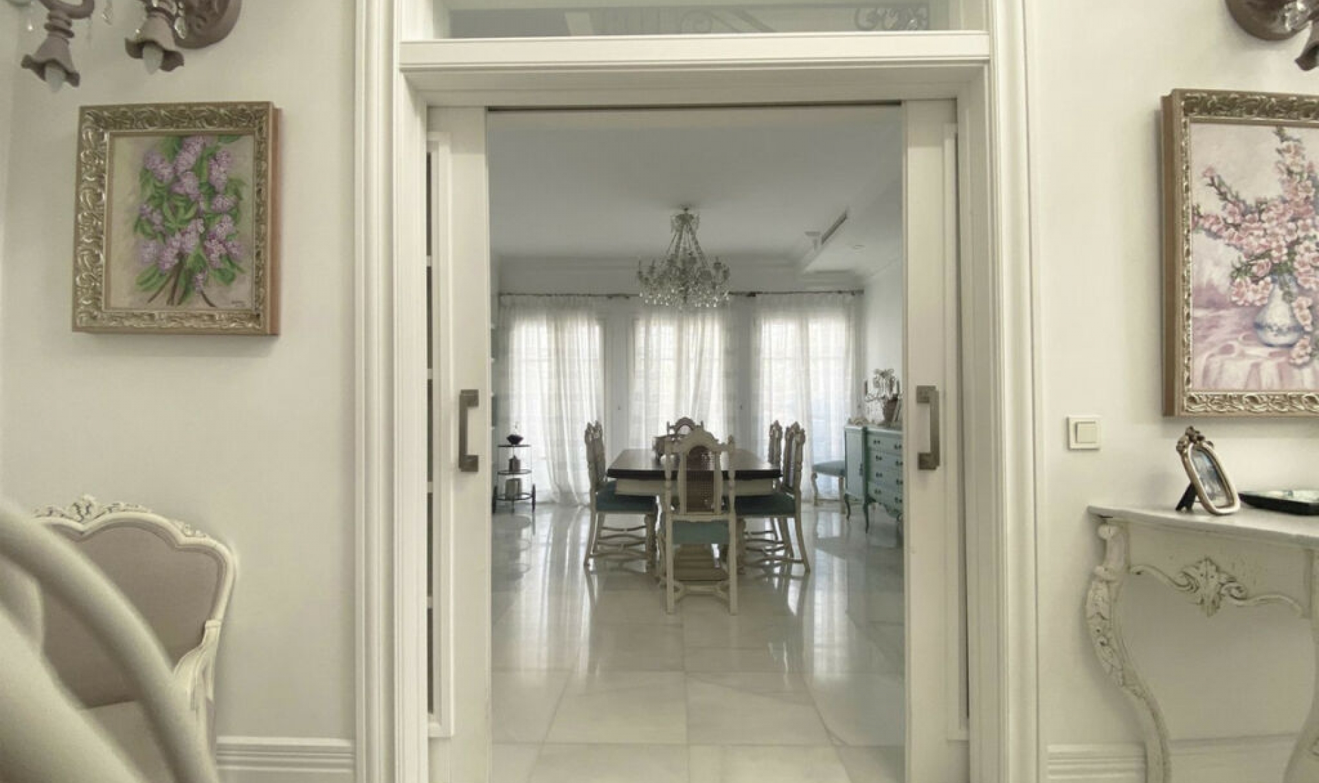 Resale - House -
Marbella