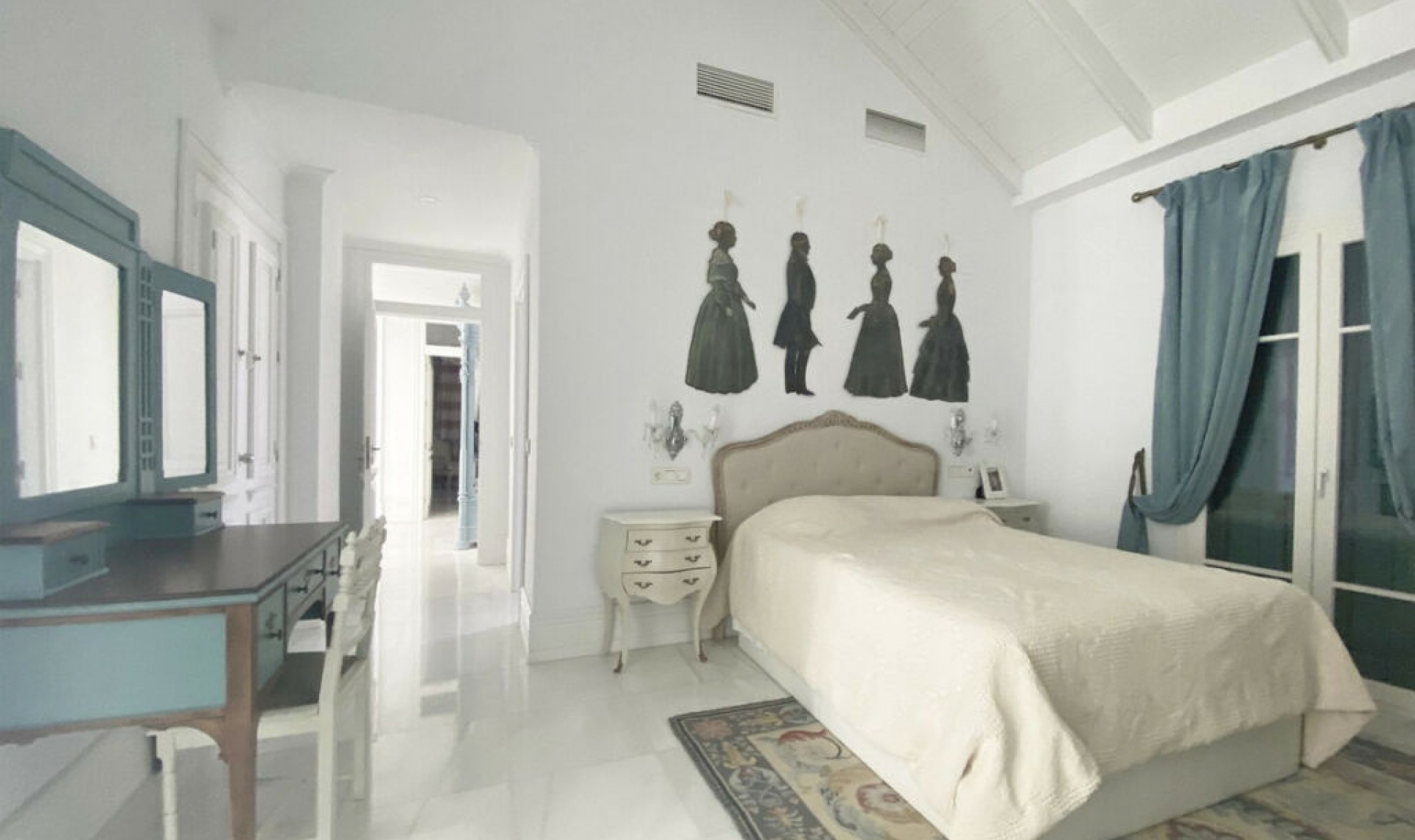 Resale - House -
Marbella