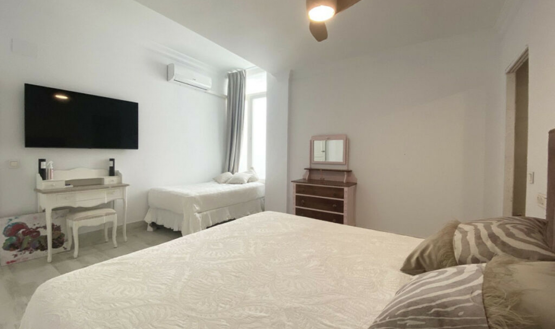 Resale - House -
Marbella