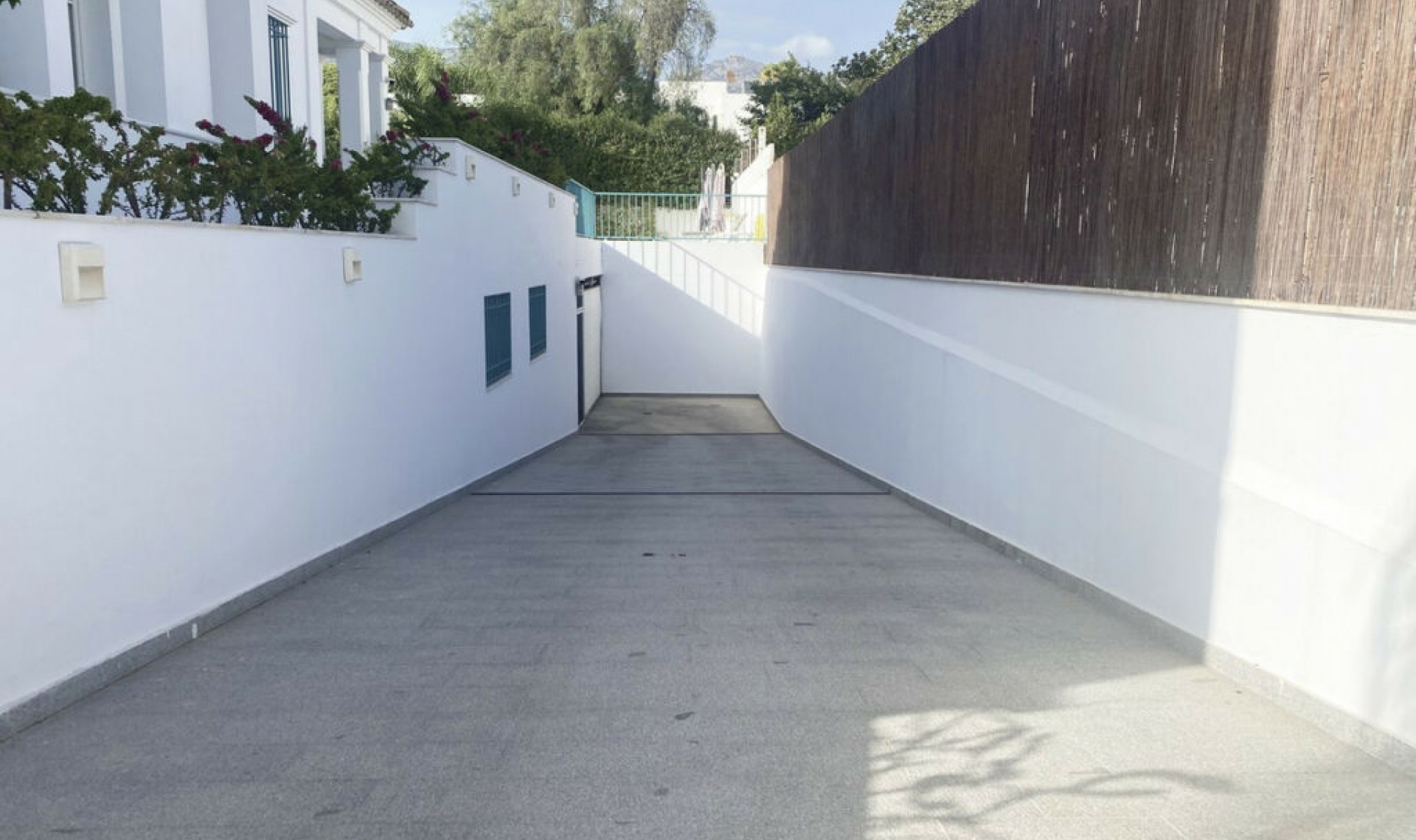 Resale - House -
Marbella