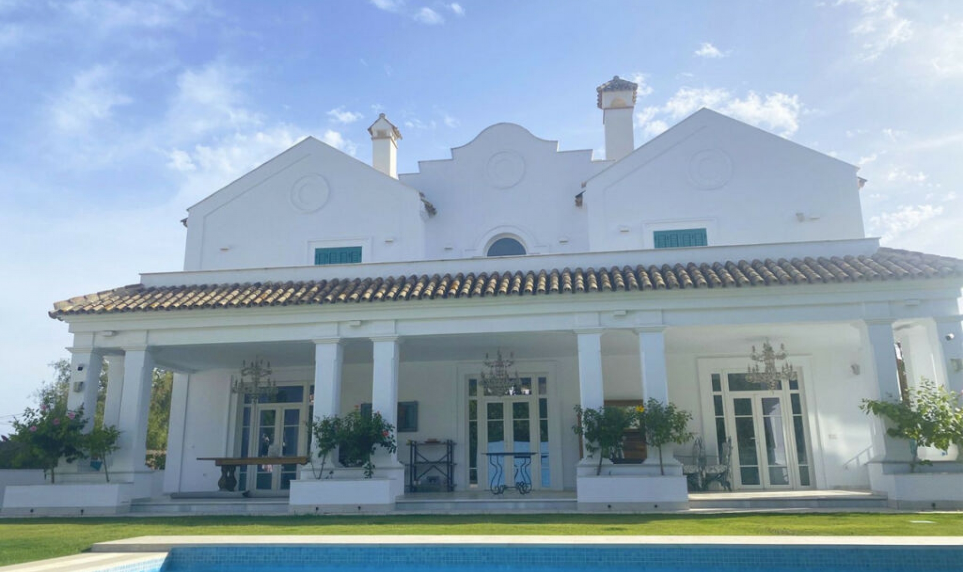 Resale - House -
Marbella