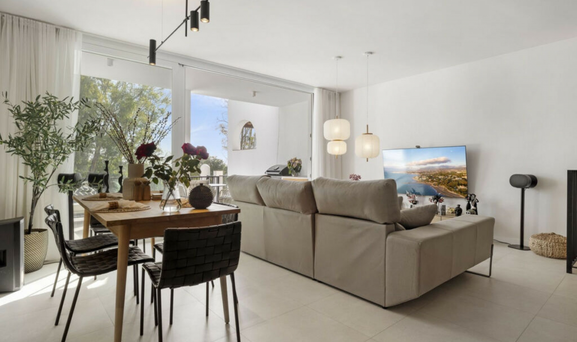 Resale - House -
Marbella