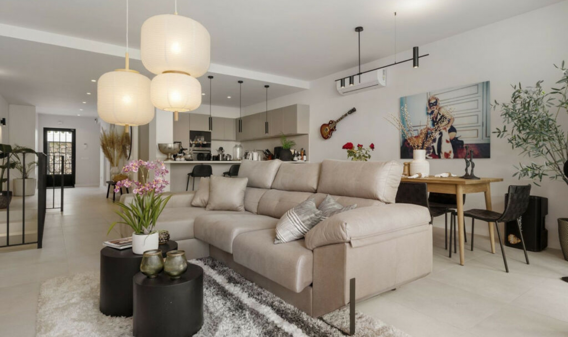 Resale - House -
Marbella