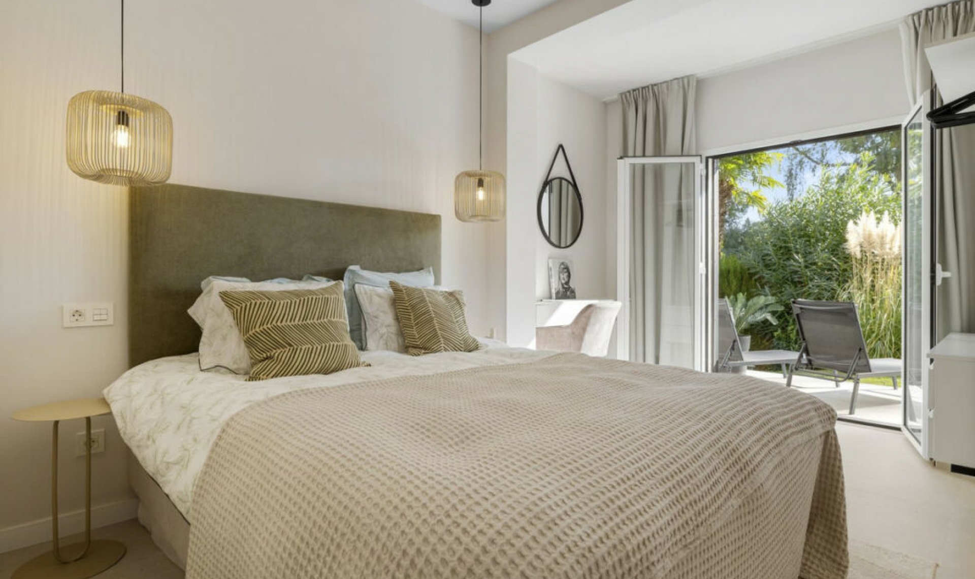 Resale - House -
Marbella