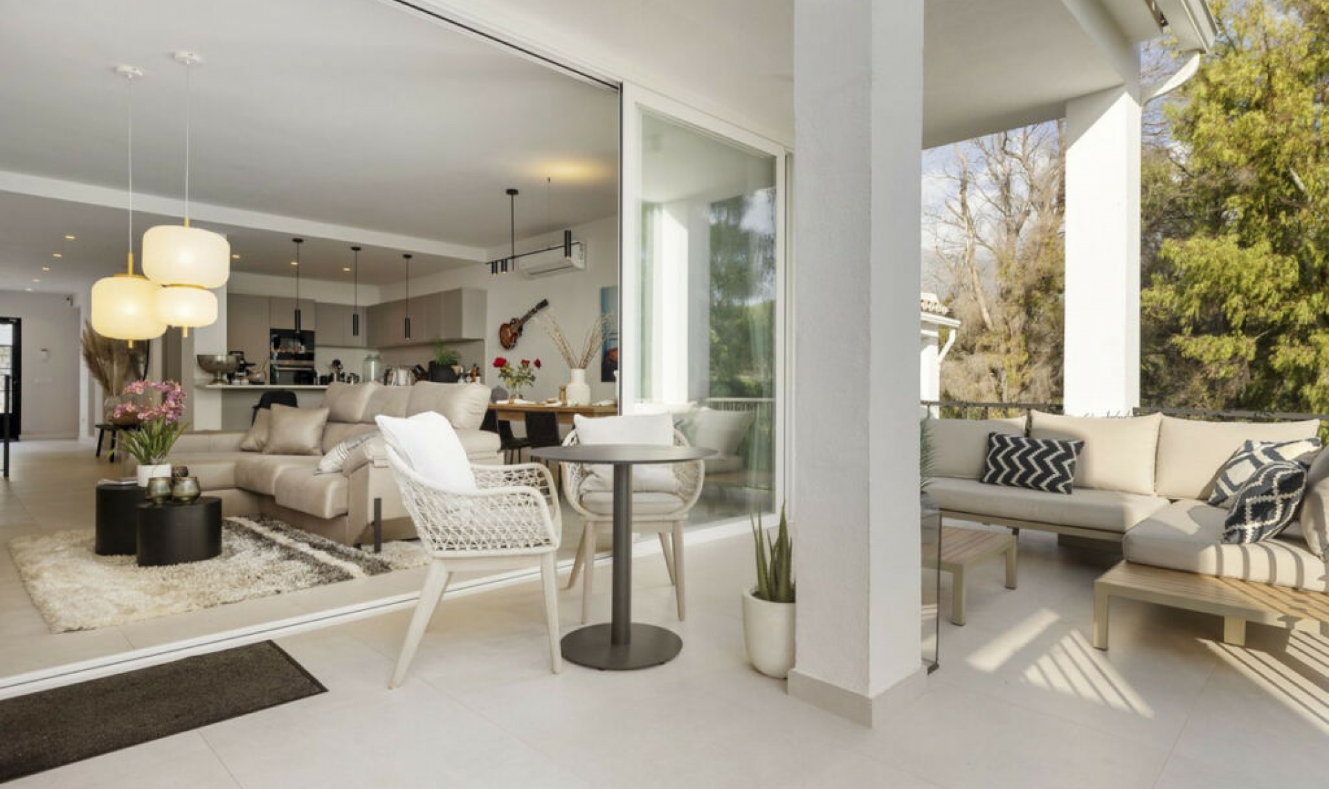 Resale - House -
Marbella