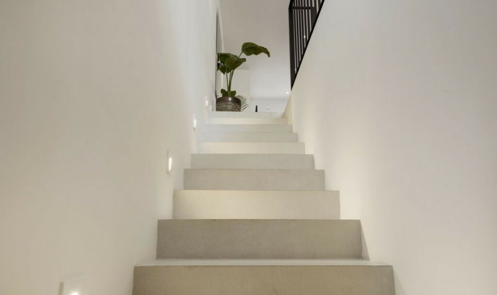 Resale - House -
Marbella