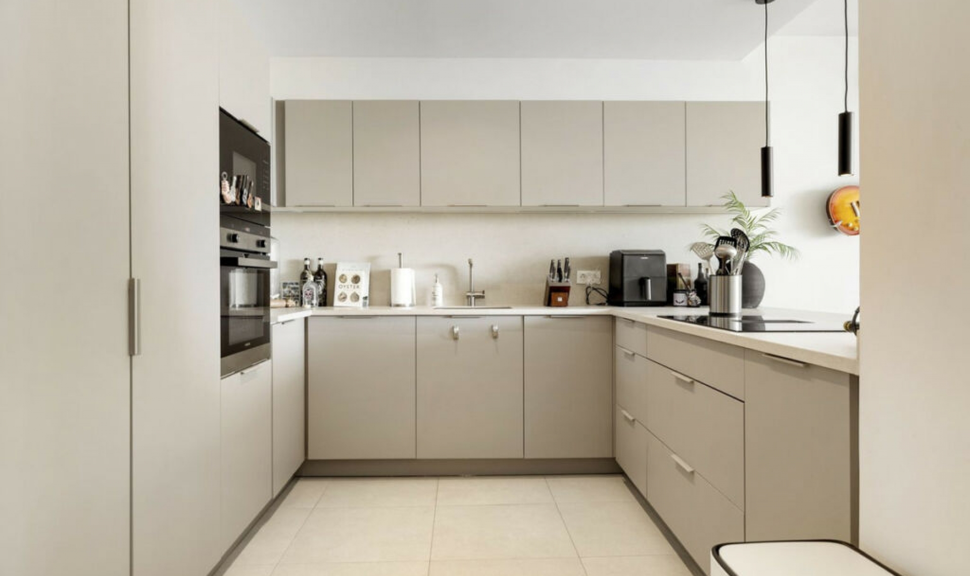 Resale - House -
Marbella